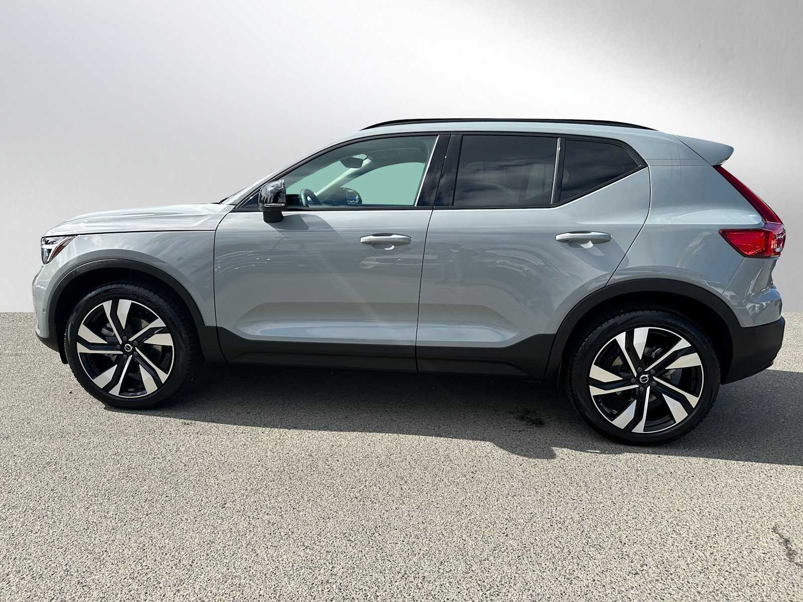 Certified 2024 Volvo XC40 Plus with VIN YV4L12UL6R2377277 for sale in Bellevue, WA