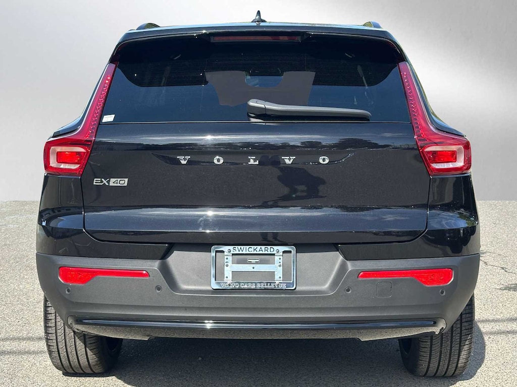 New 2025 Volvo EX40 Single Motor Extended Range Plus SUV