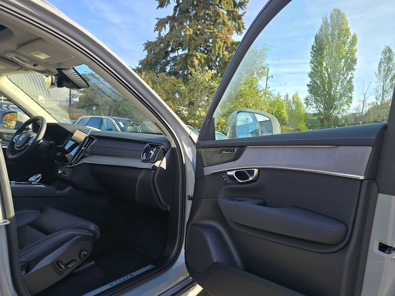 2026 Volvo XC90 Ultra - Photo 11