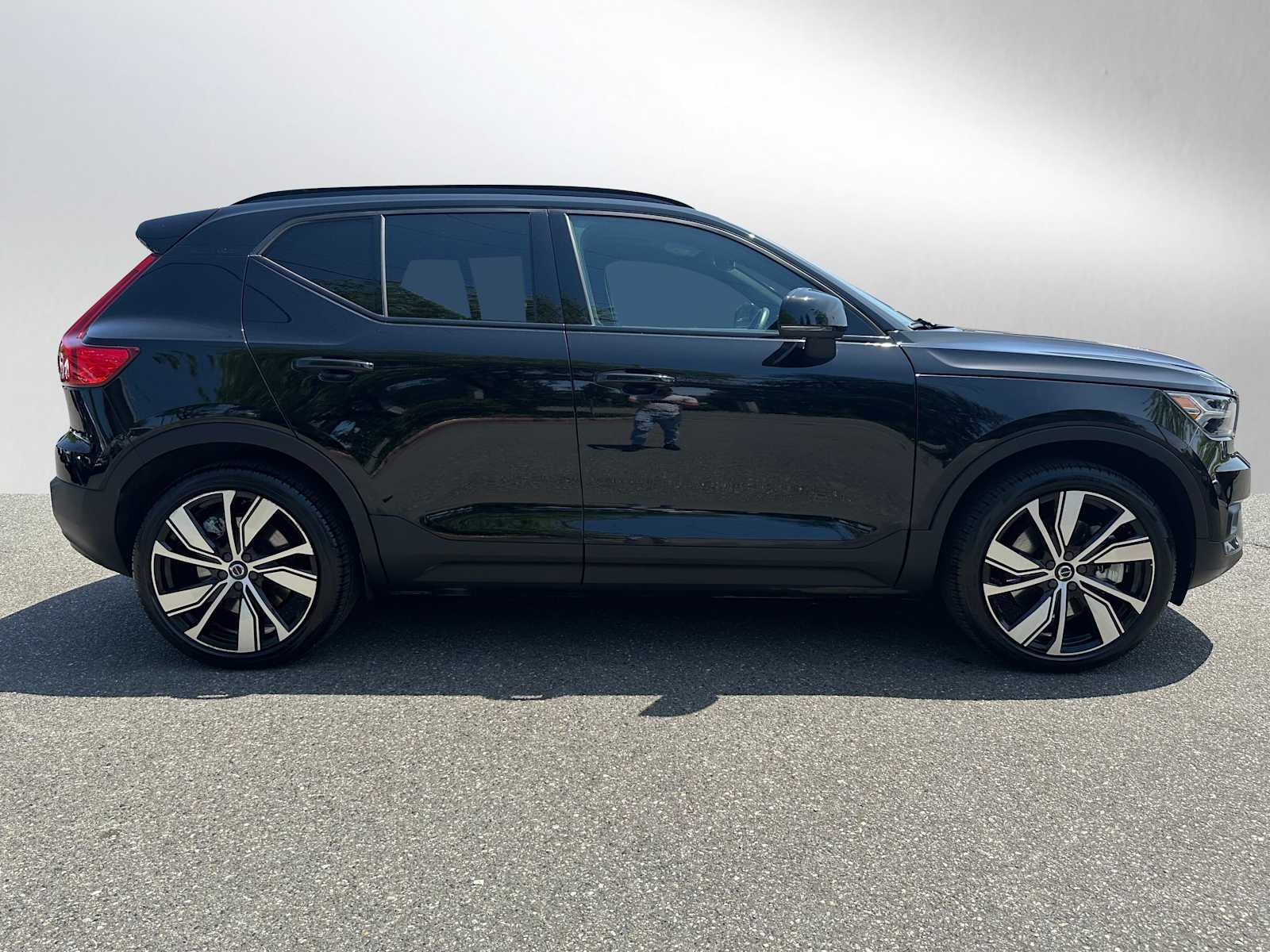 Used 2021 Volvo XC40 Recharge with VIN YV4ED3UR2M2576636 for sale in Bellevue, WA