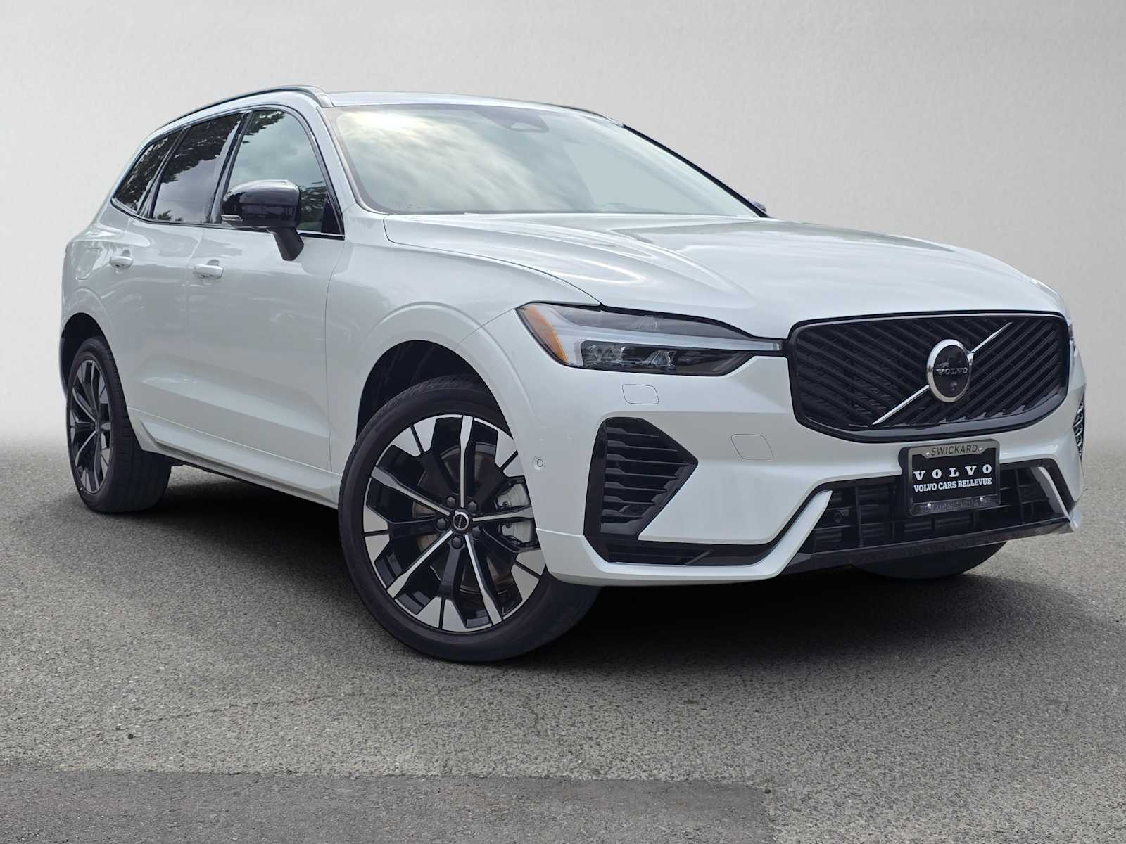 2026 Volvo XC60 T8 Plus Dark AWD's photo