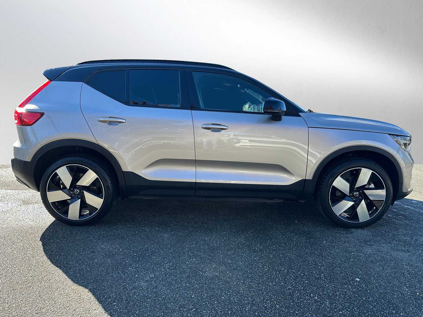Certified 2023 Volvo XC40 Ultimate with VIN YV4ED3UMXP2952654 for sale in Bellevue, WA