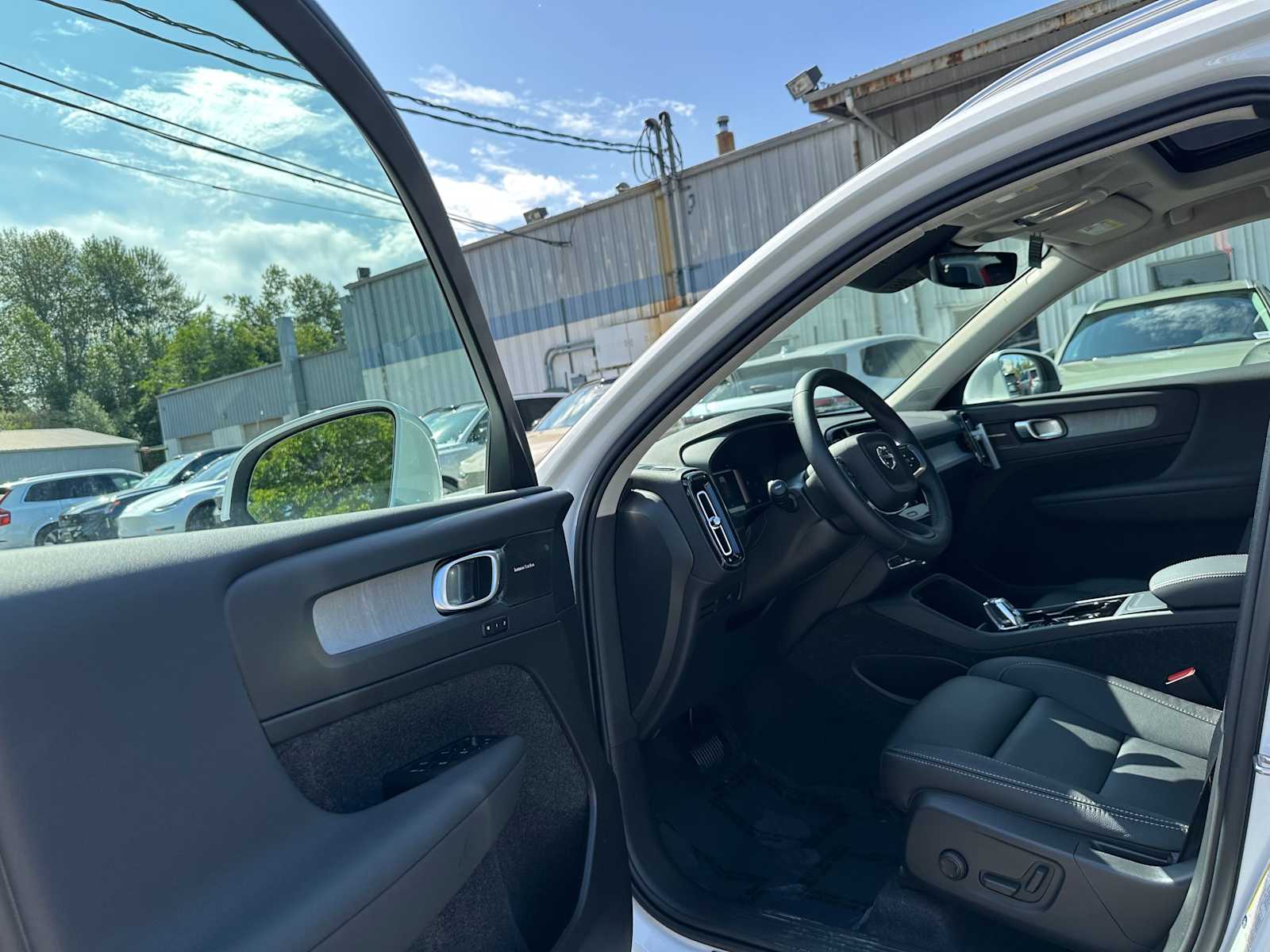 2025 Volvo XC40 Ultra - Photo 20