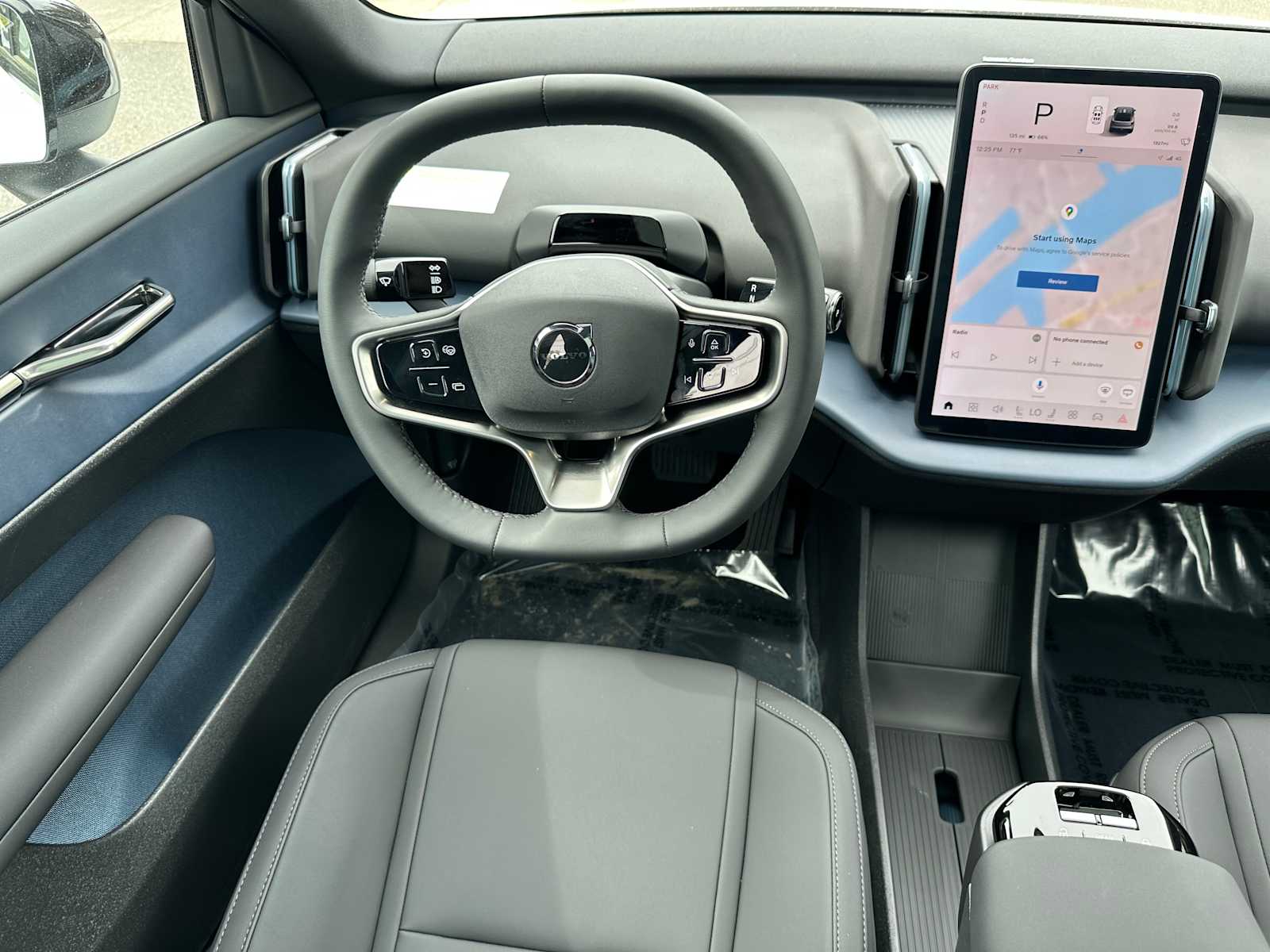 2025 Volvo EX30 Plus - Photo 17