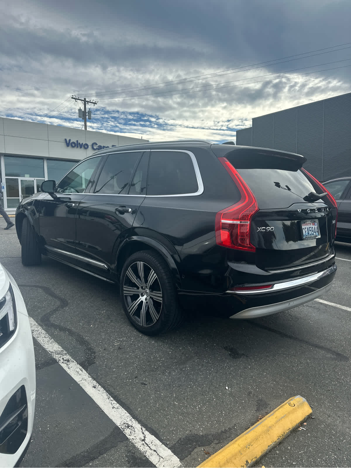 2022 Volvo XC90 T6 AWD Inscription photo 2