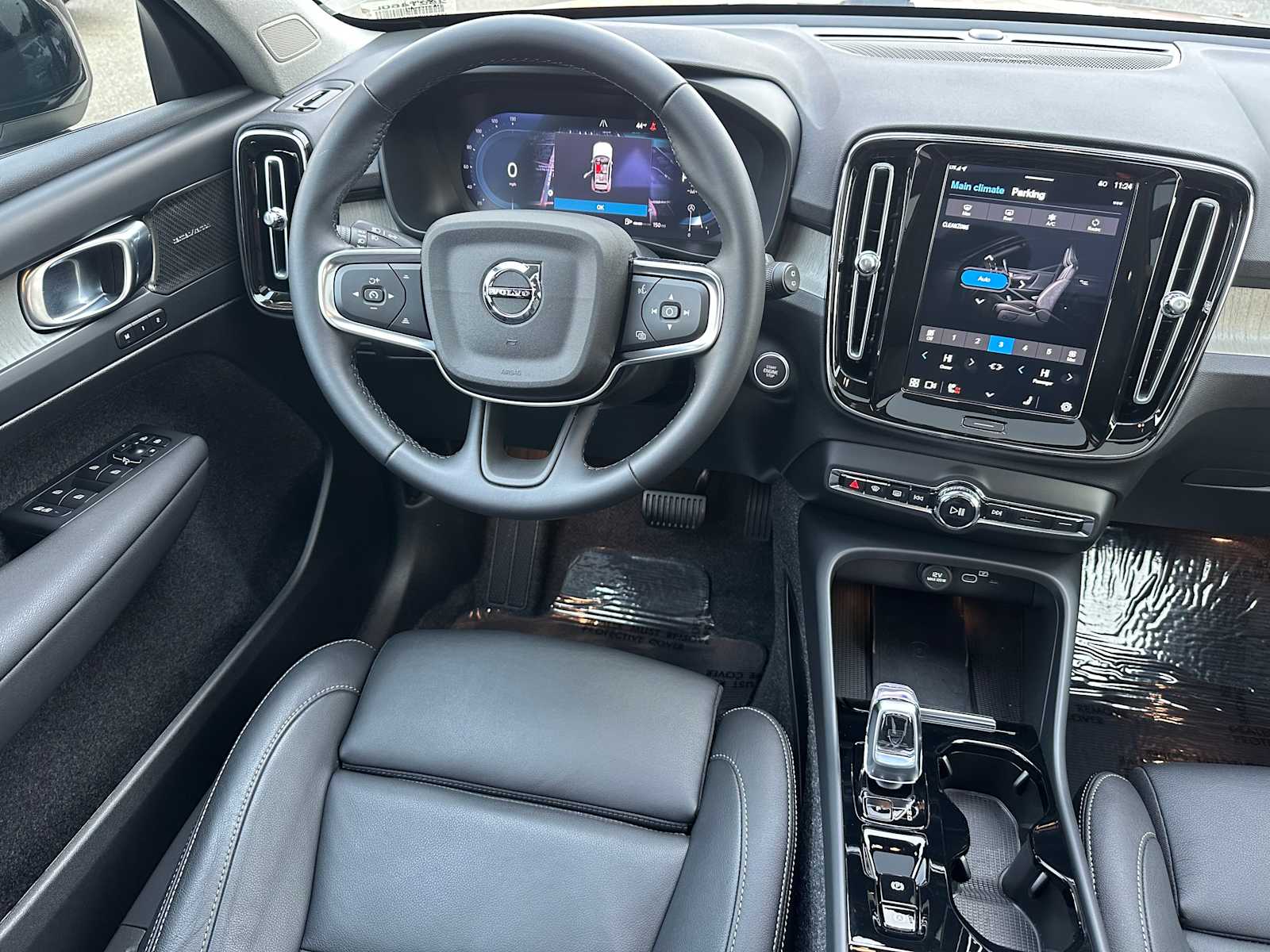 2025 Volvo XC40 Ultra - Photo 17