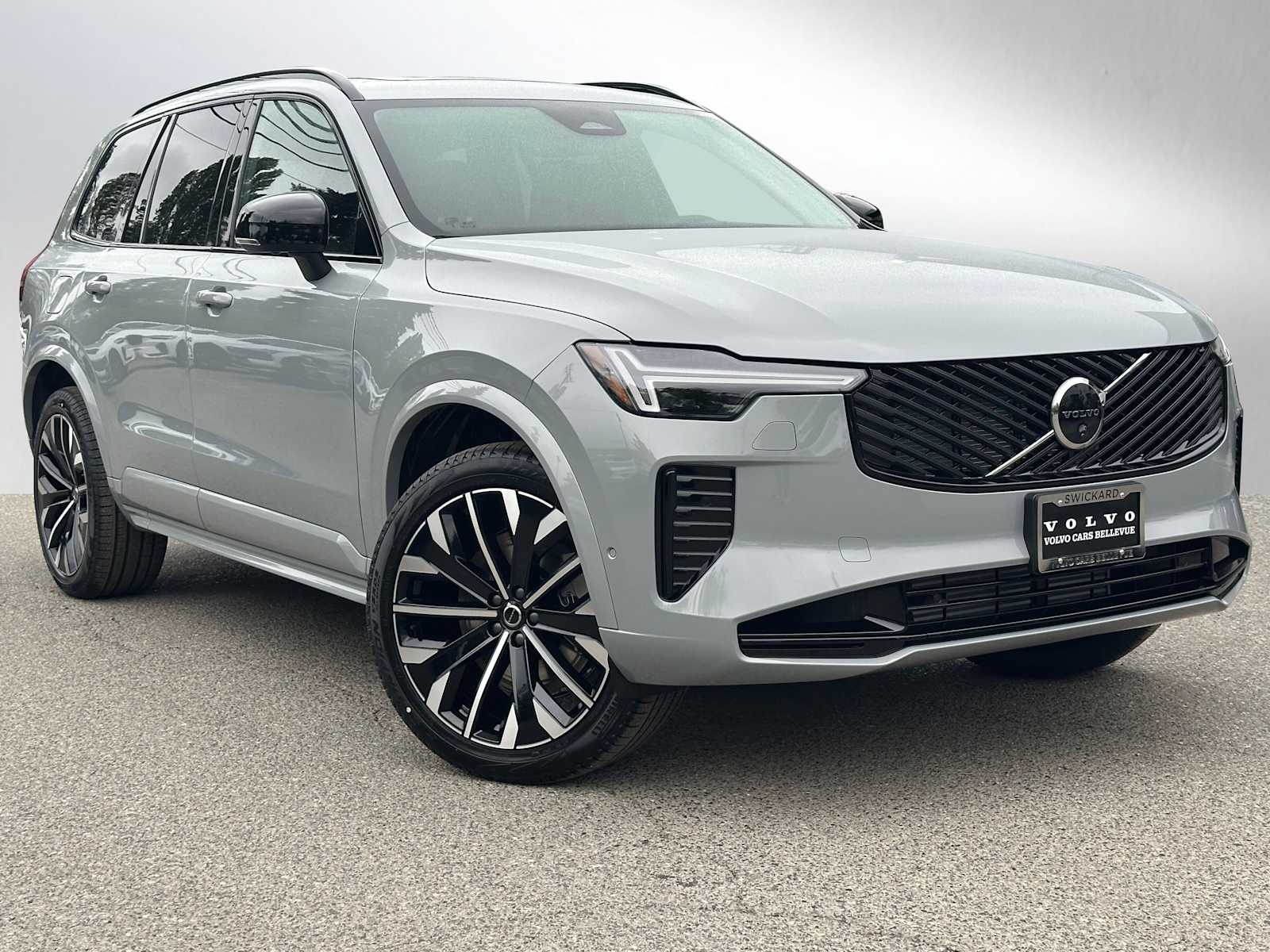 2026 Volvo XC90 T8 Recharge Ultra Dark 4WD's photo