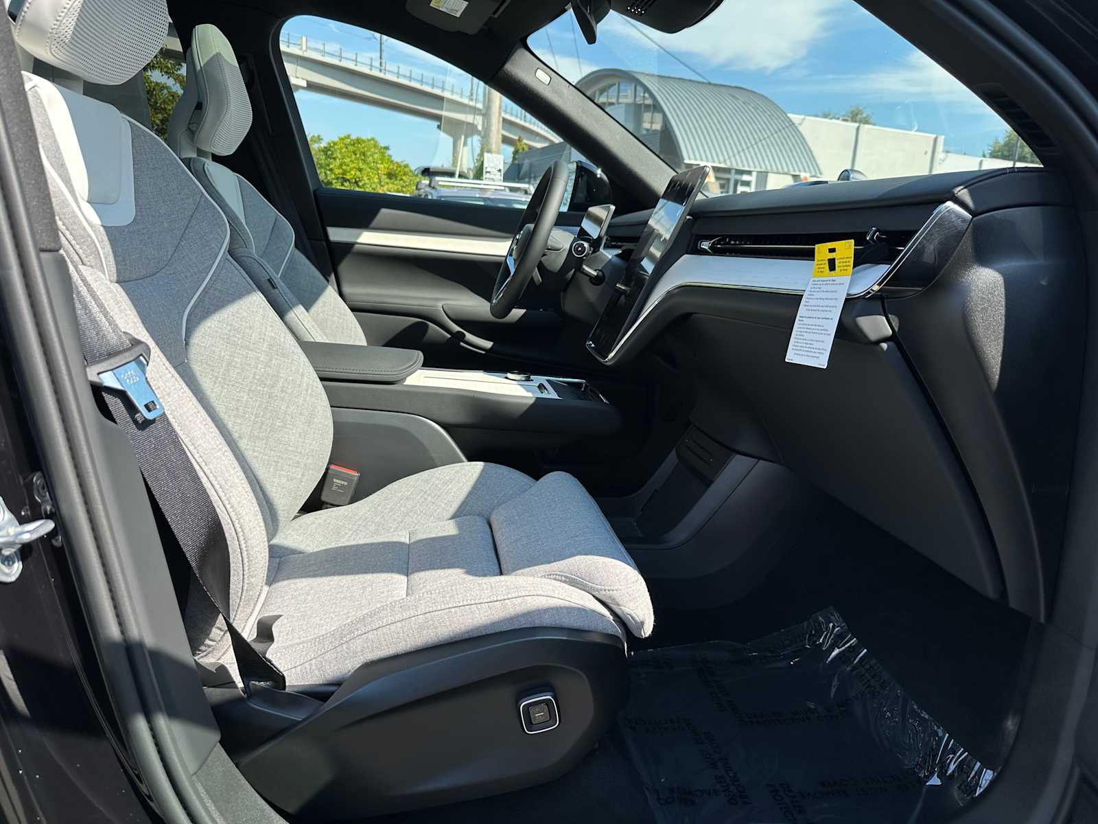 2025 Volvo EX90 Ultra - Photo 10