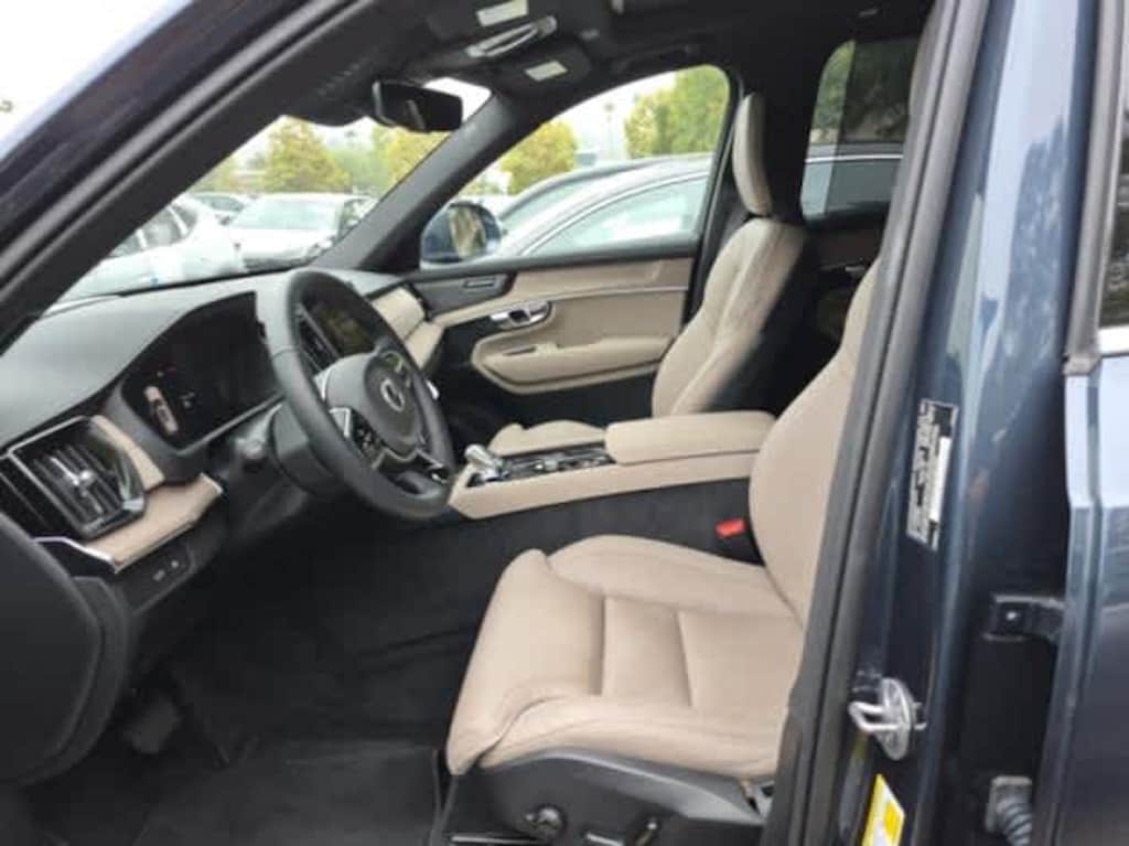 Used 2025 Volvo XC90 plug-in hybrid T8 (2025.5) Ultra 7-Seater SUV