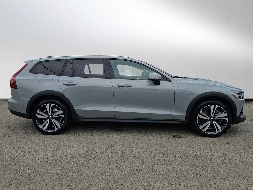 Certified 2025 Volvo V60 Cross Country B5 Plus Wagon