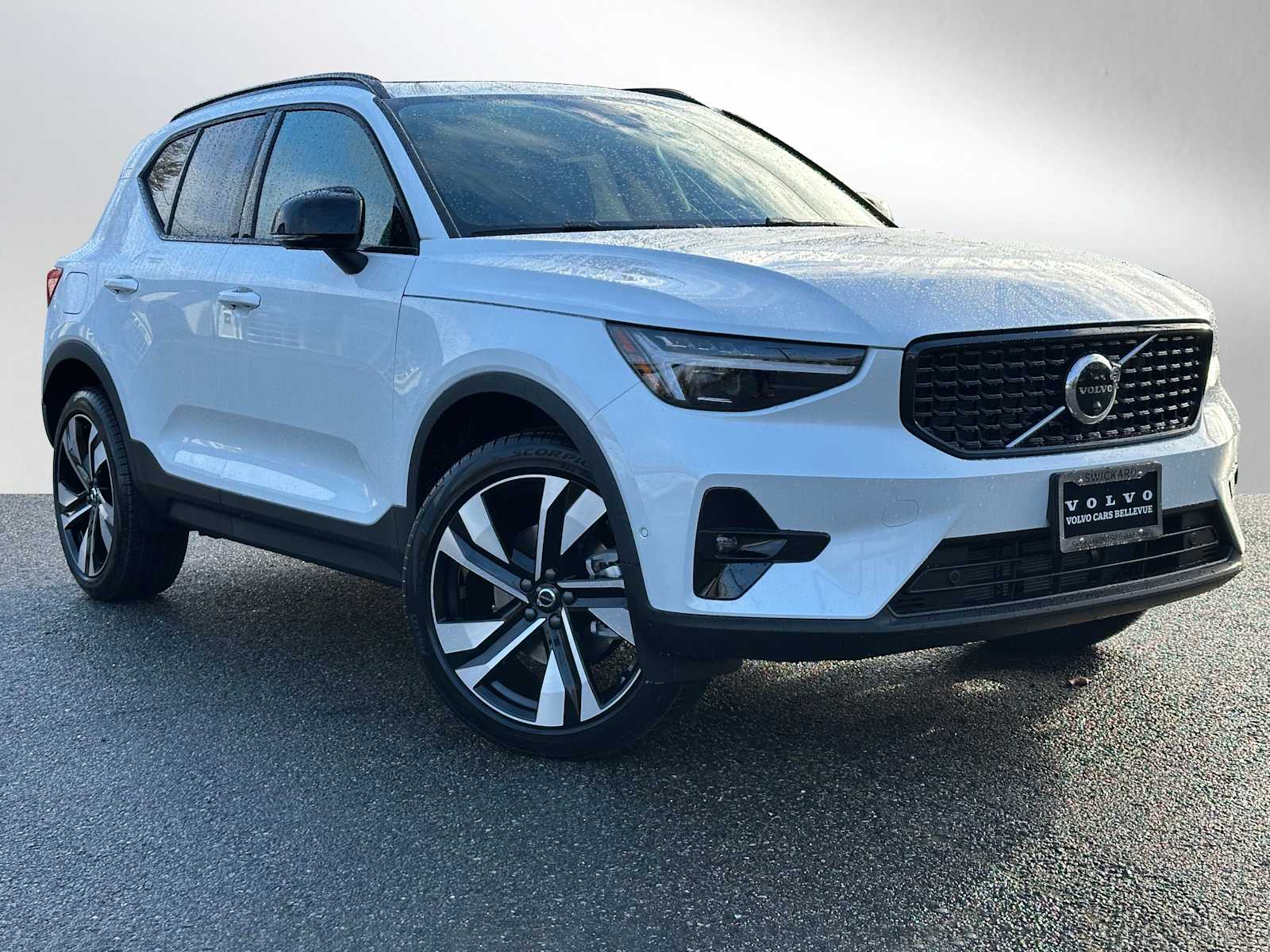 2026 Volvo XC40 Plus's photo