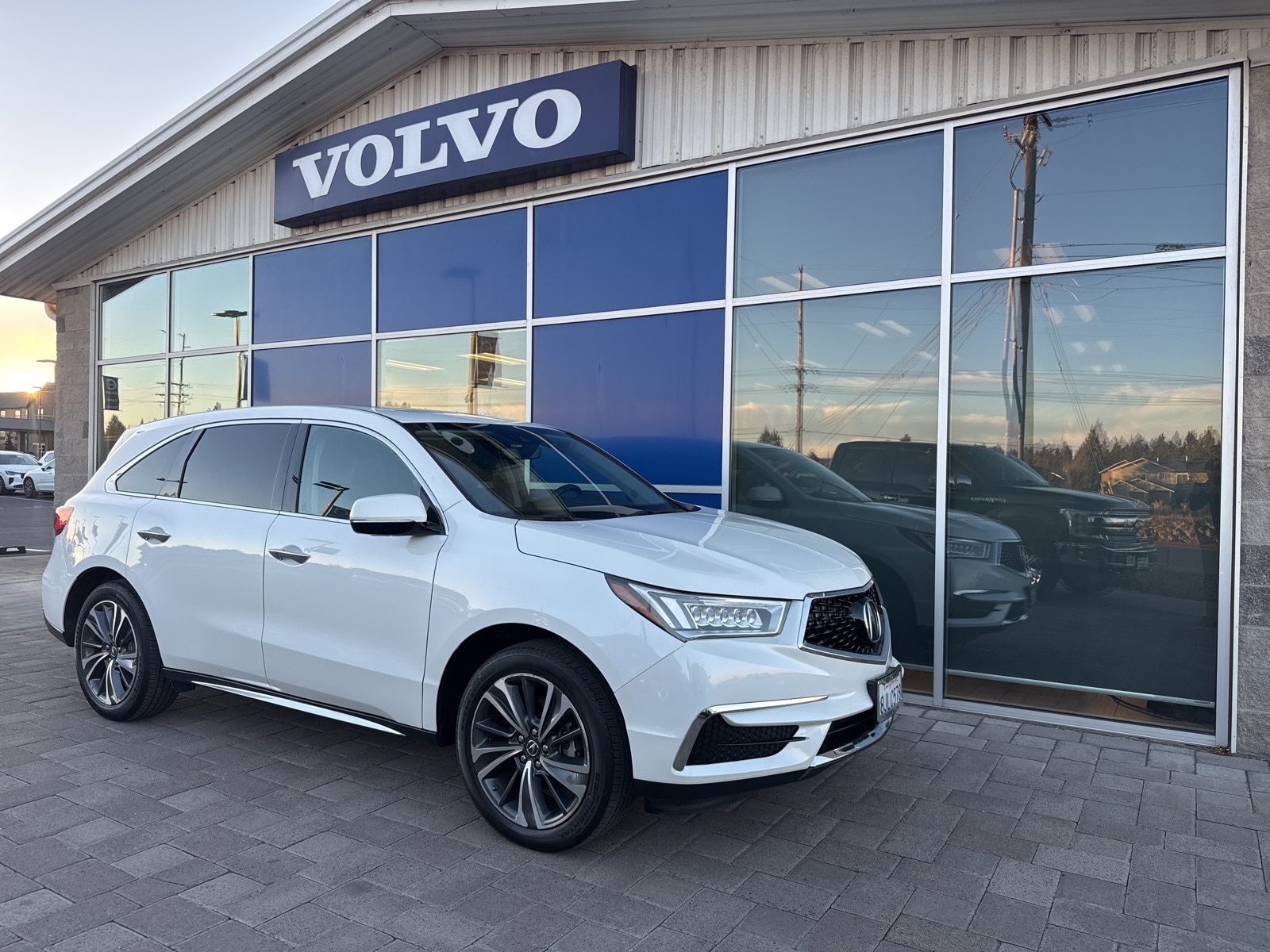2019 Acura MDX Technology & Entertainment Package's photo