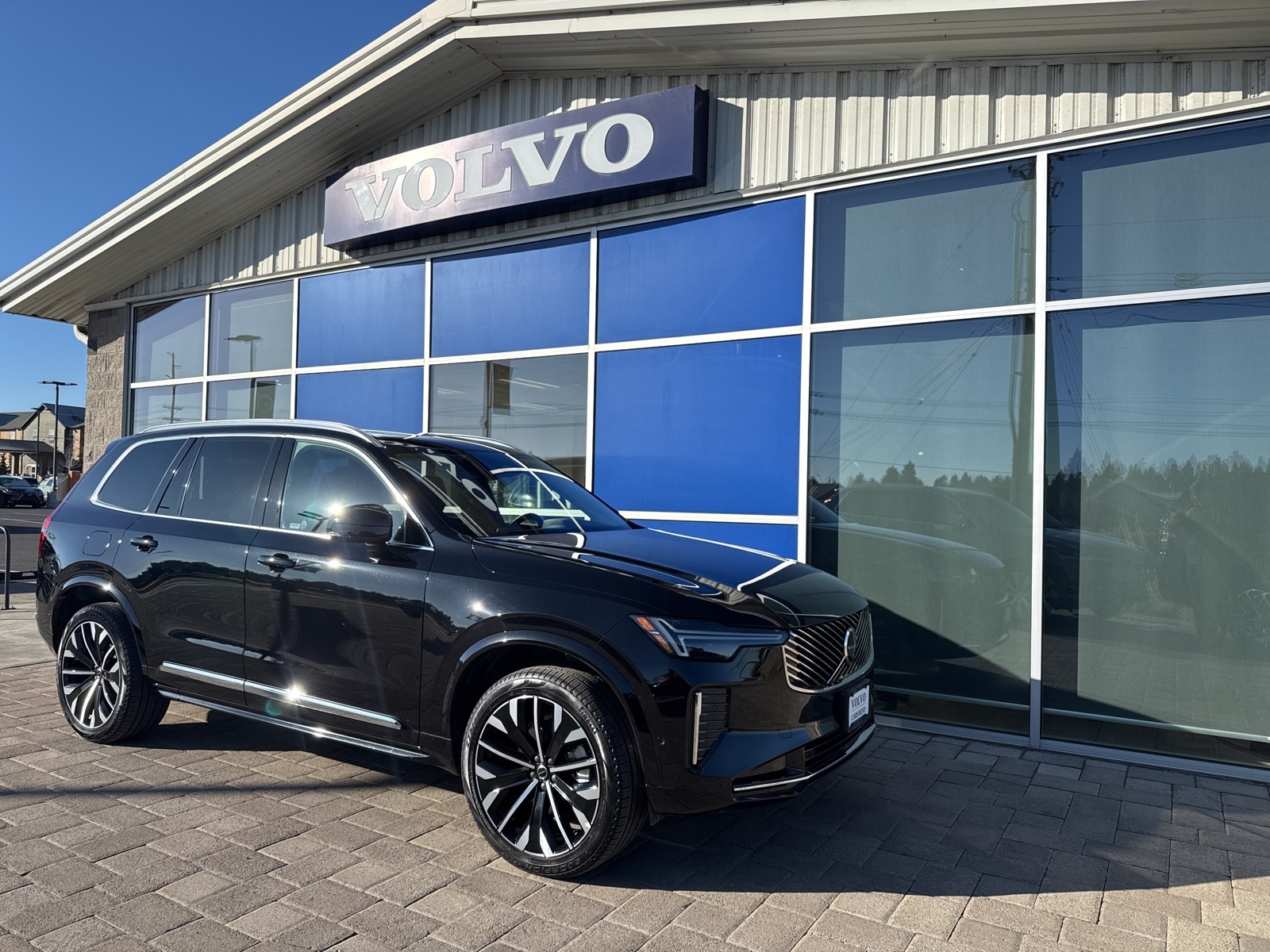 2025 Volvo XC90 Plus's photo