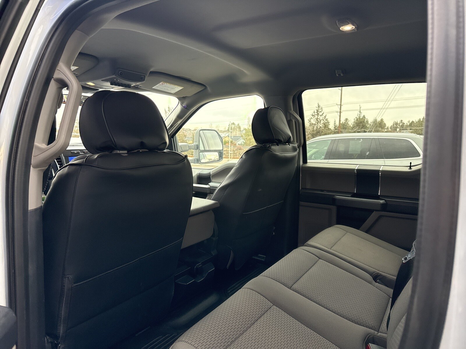 2022 Ford F-350 XLT photo 2