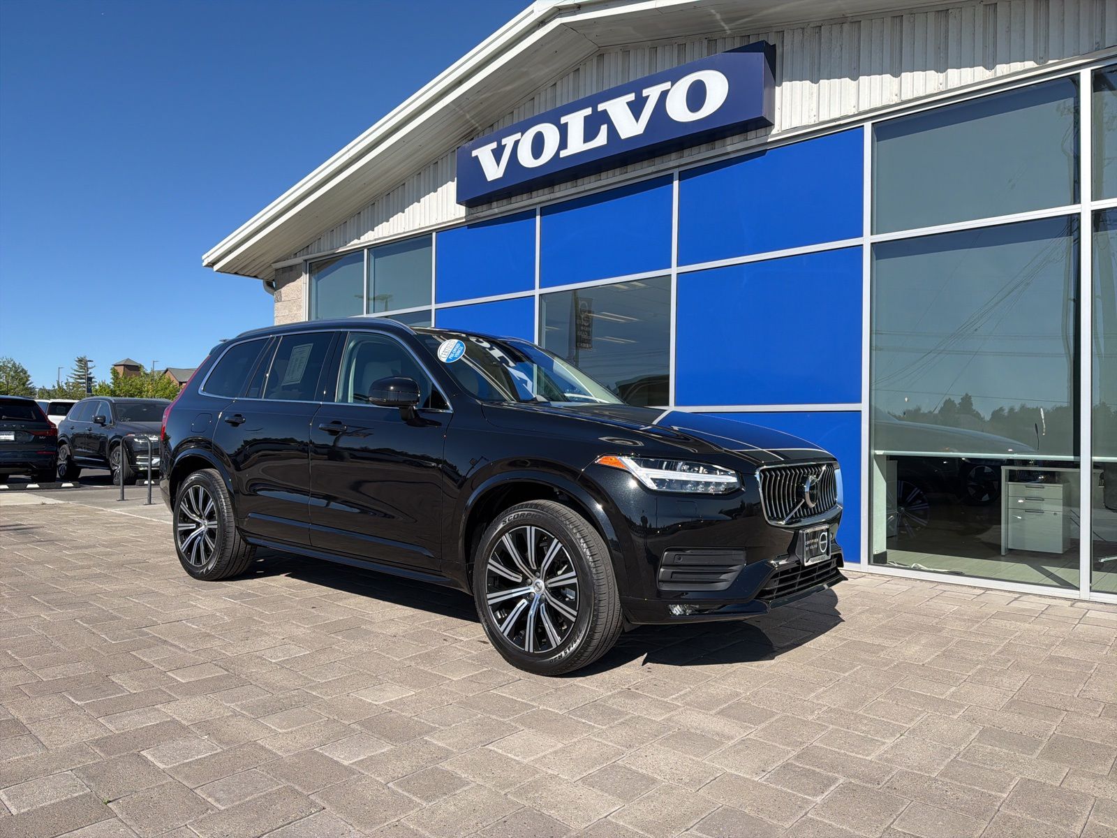 2023 Volvo XC90 B5 Core 4WD's photo