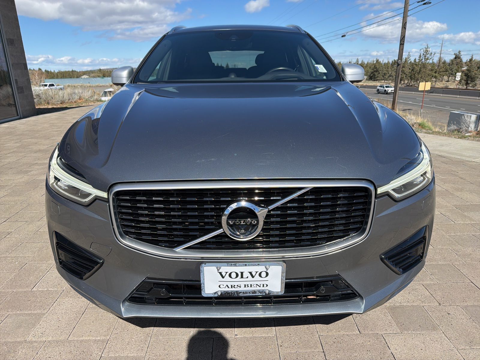 Used 2018 Volvo XC60 R-Design with VIN YV4BR0DM9J1009445 for sale in Bend, OR