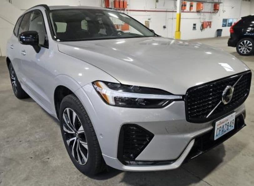 2025 Volvo XC60 B5 Plus Dark AWD's photo
