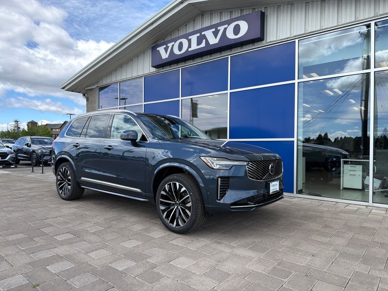 2026 Volvo XC90 T8 Recharge Ultra Bright 4WD's photo