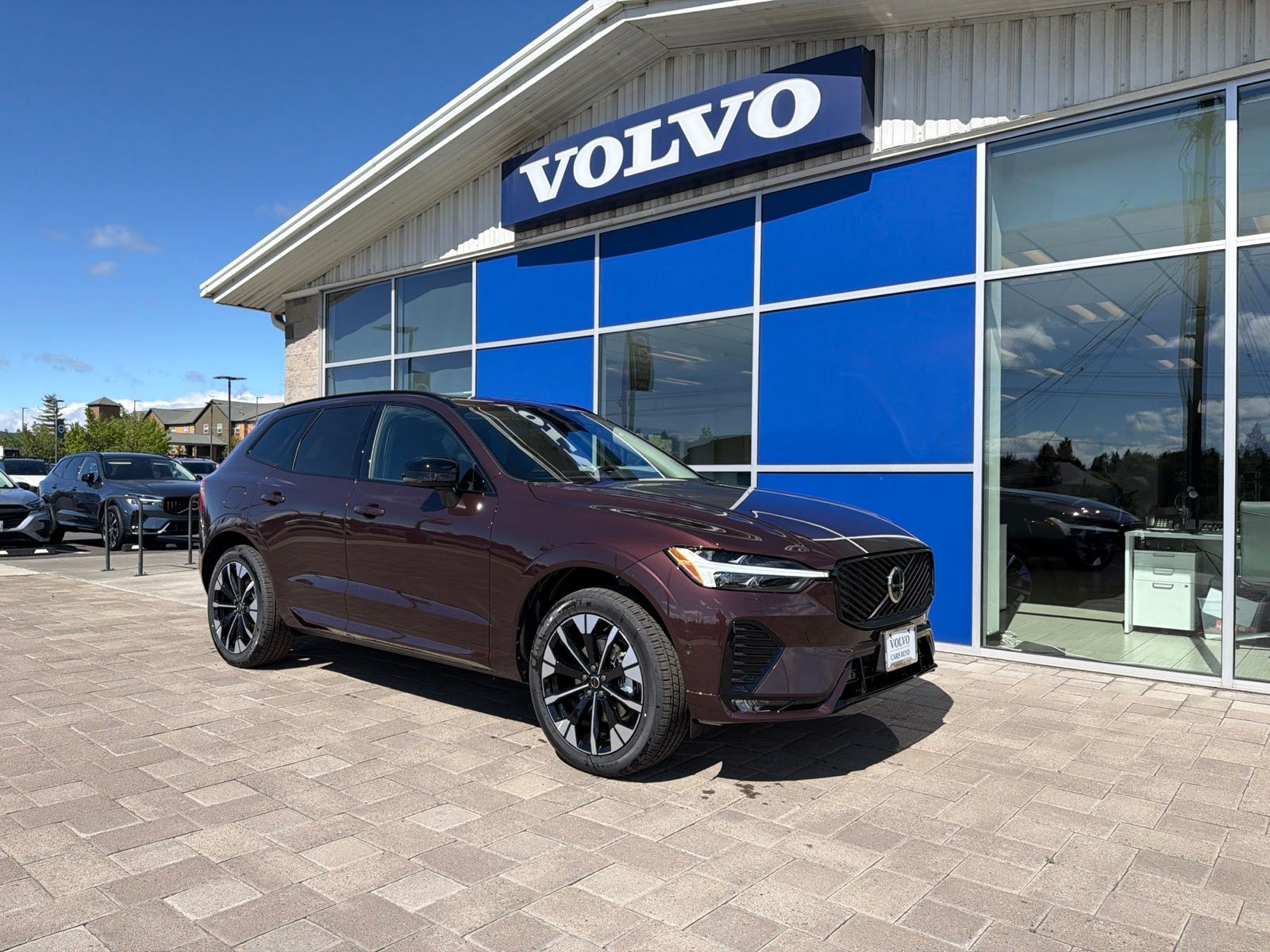 2026 Volvo XC60 B5 Plus Dark AWD's photo