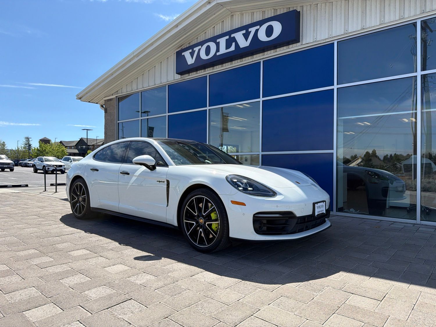 2022 Porsche Panamera 4S E-Hybrid's photo