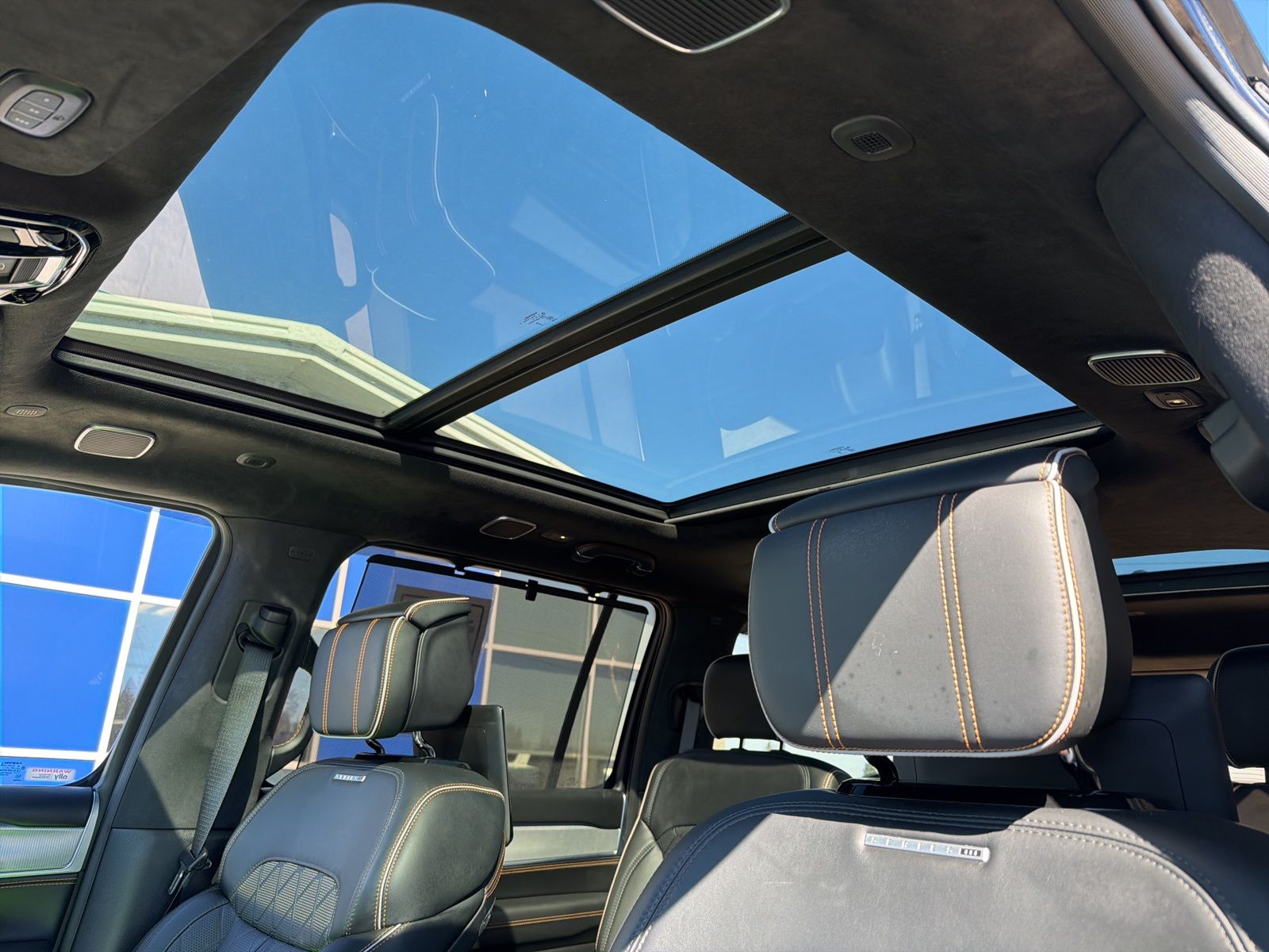 2023 Jeep Grand Wagoneer Series III - Photo 19
