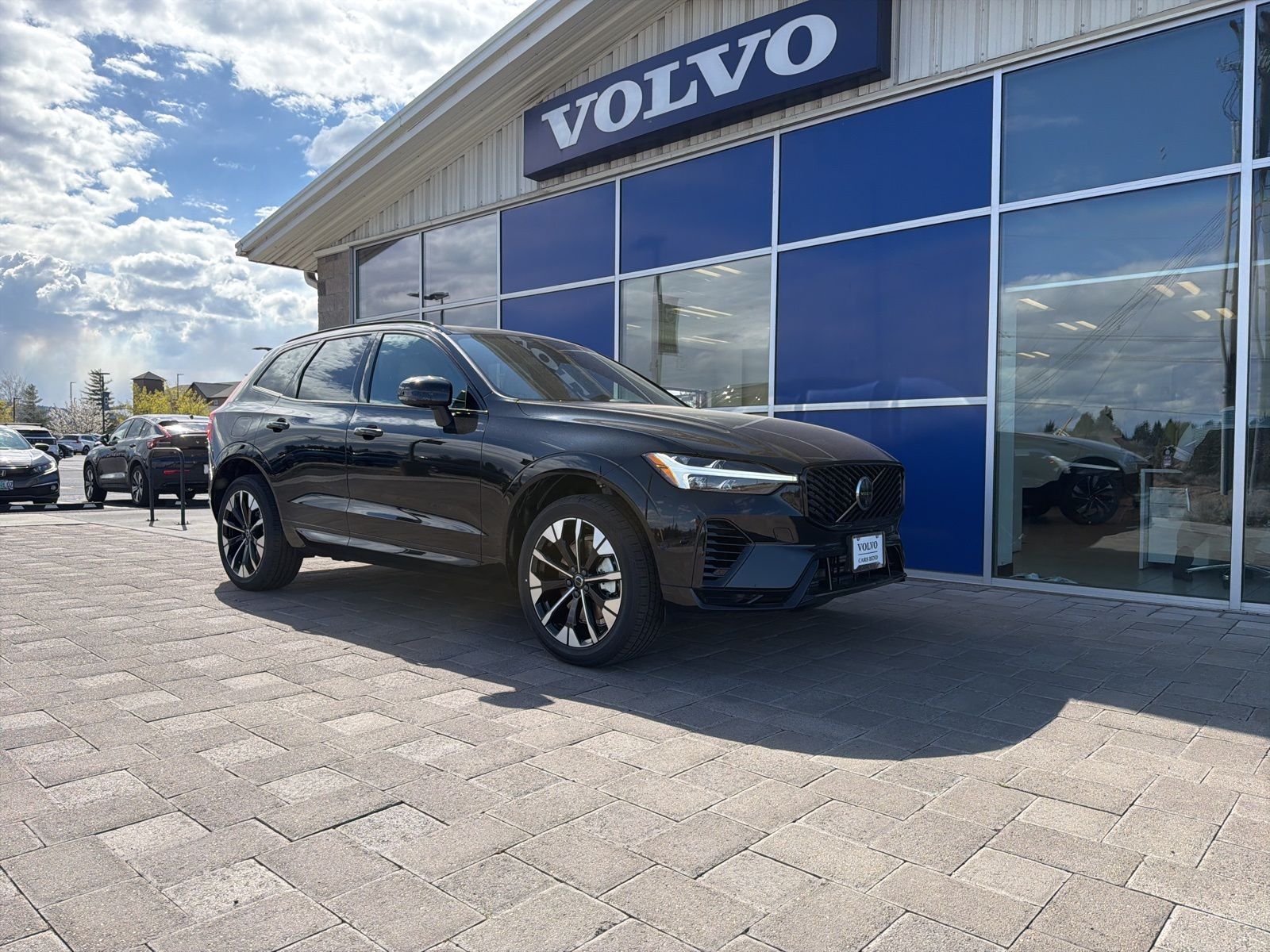 2026 Volvo XC60 T8 Plus Dark AWD's photo