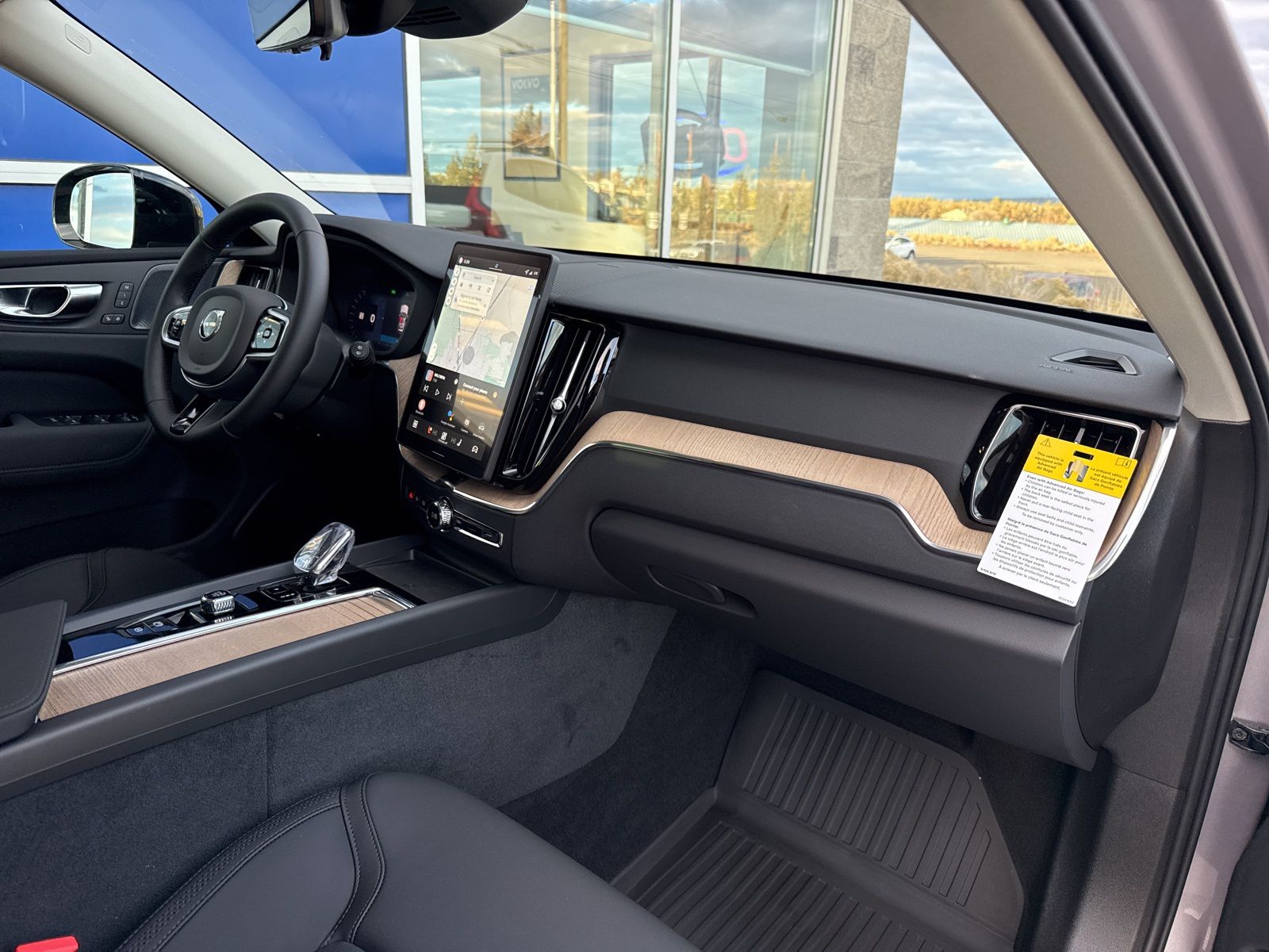 2026 Volvo XC60 Plus - Photo 12