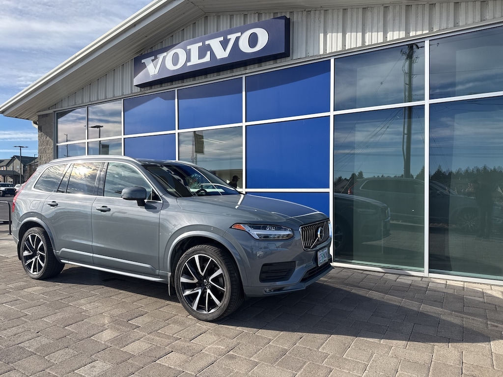 Used 2020 Volvo XC90 T6 Momentum SUV