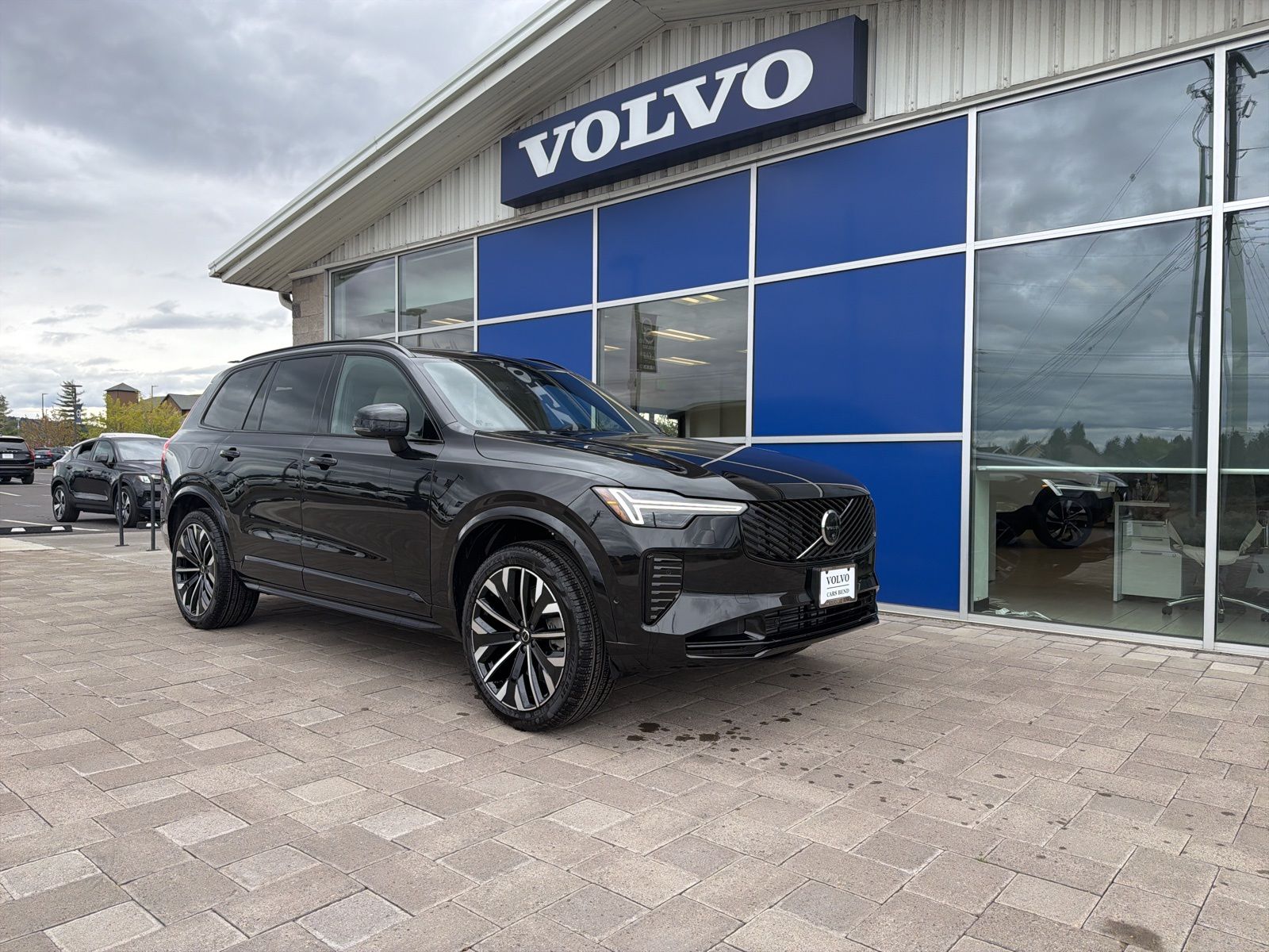 2026 Volvo XC90 T8 Recharge Ultra Dark 4WD's photo