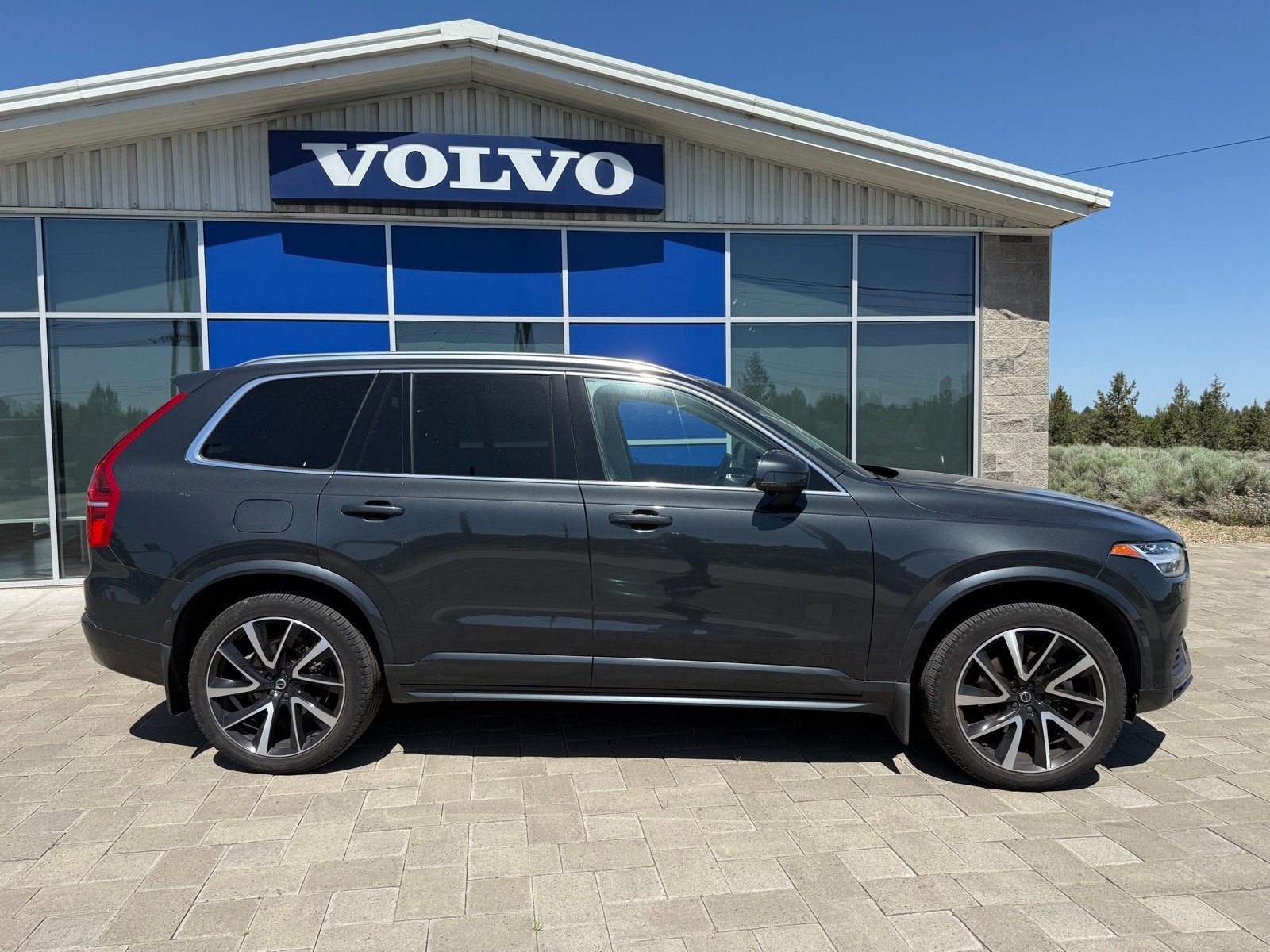 Used 2022 Volvo XC90 Momentum with VIN YV4A22PK5N1854384 for sale in Bend, OR