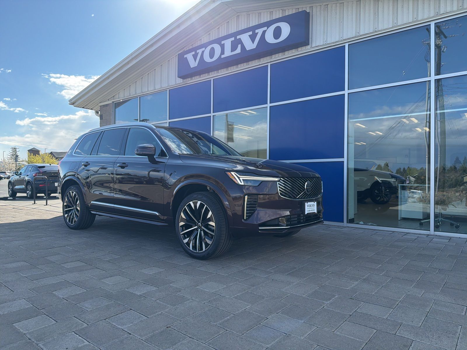 2026 Volvo XC90 T8 Recharge Ultra Bright 4WD's photo