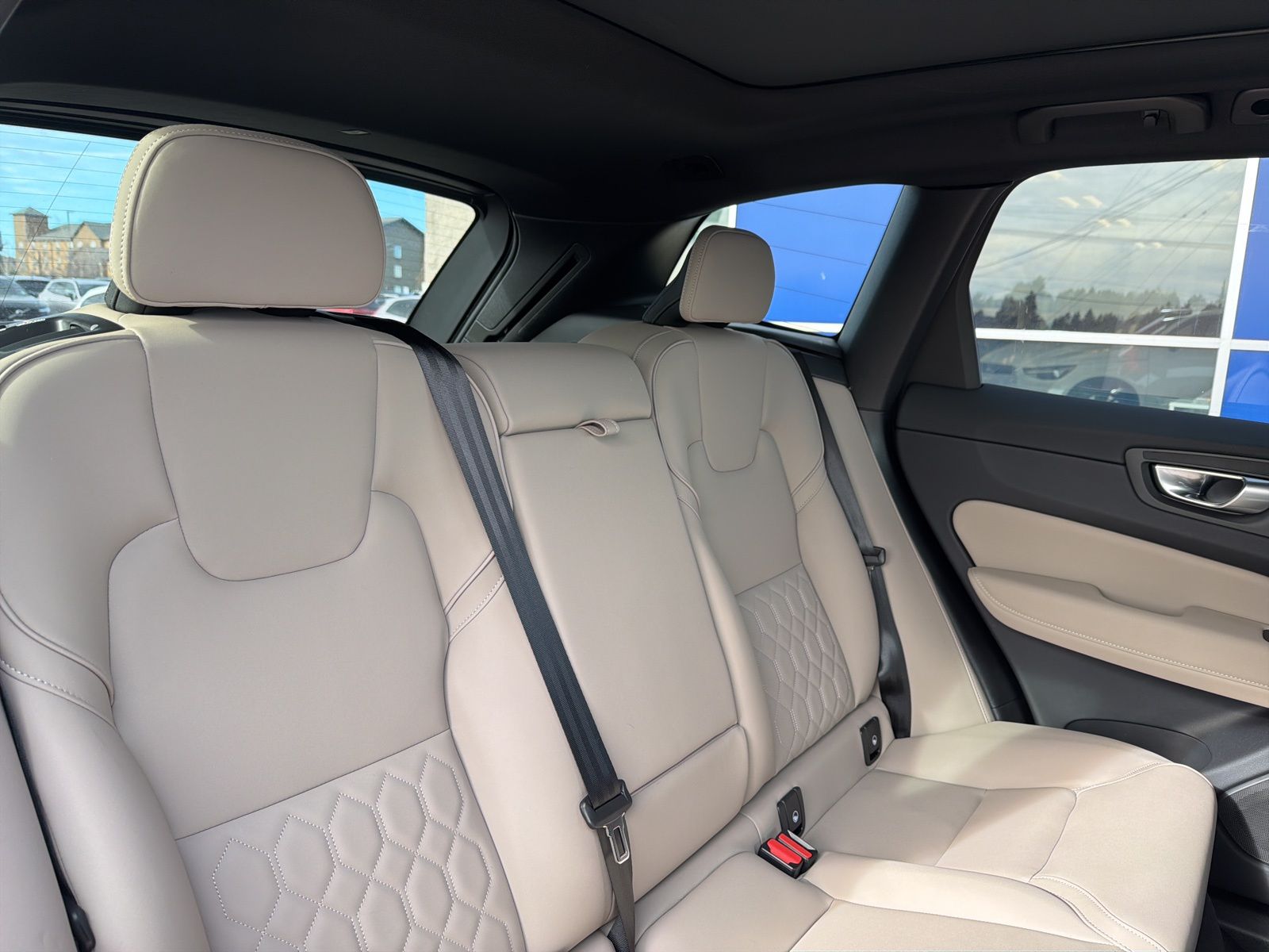 2026 Volvo XC60 Plus - Photo 28