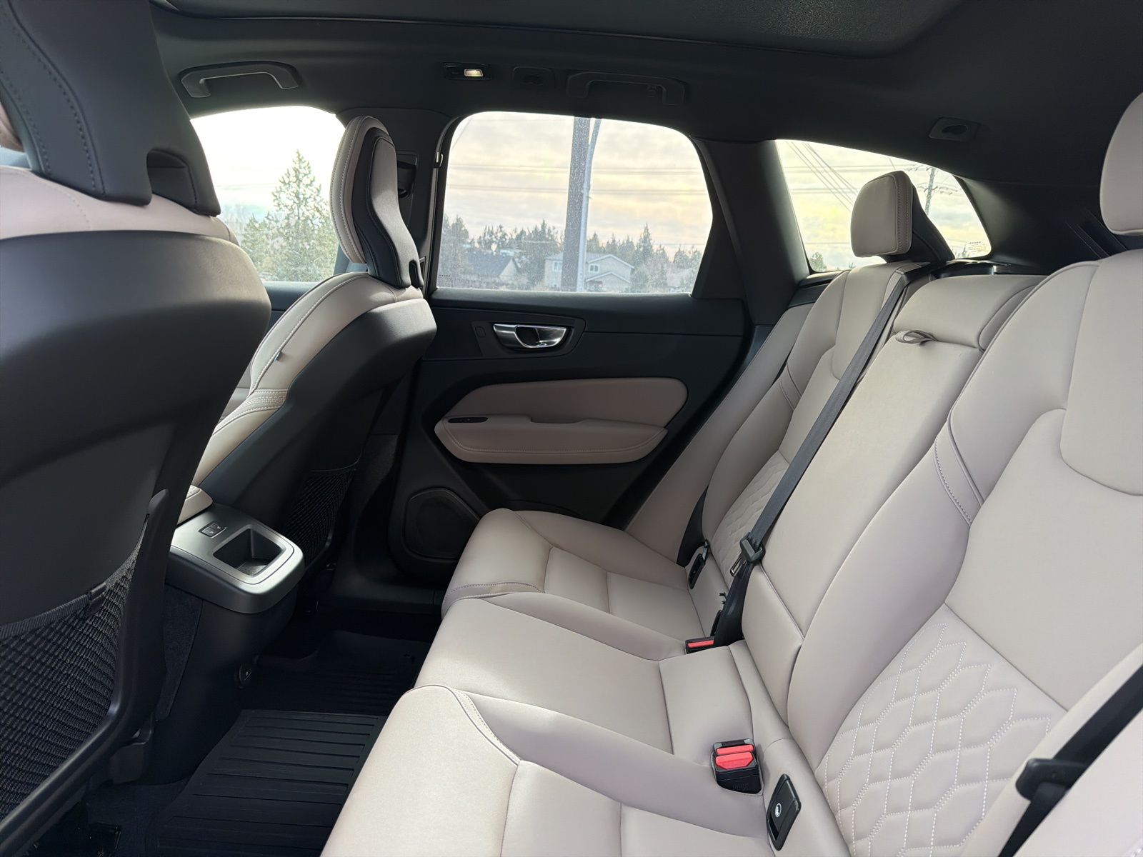 2026 Volvo XC60 Plus - Photo 31