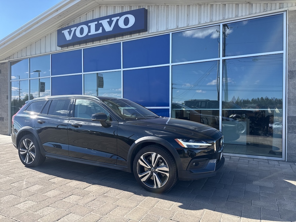 Used 2023 Volvo V60 Cross Country B5 Plus Wagon