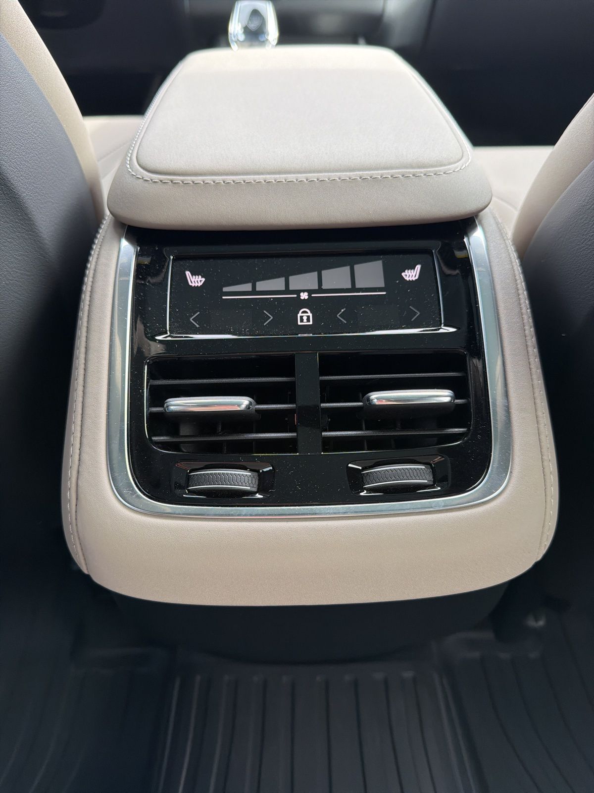 2026 Volvo XC90 Core - Photo 77
