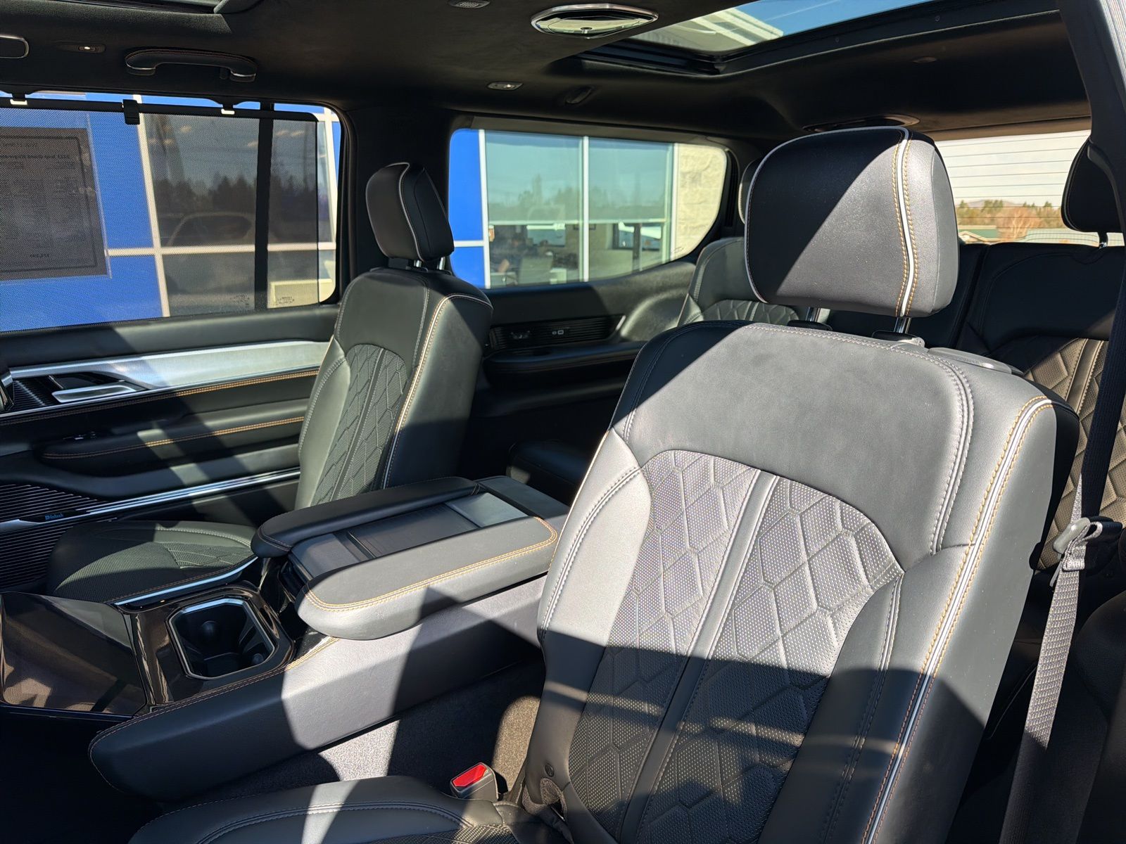 2023 Jeep Grand Wagoneer Series III - Photo 38