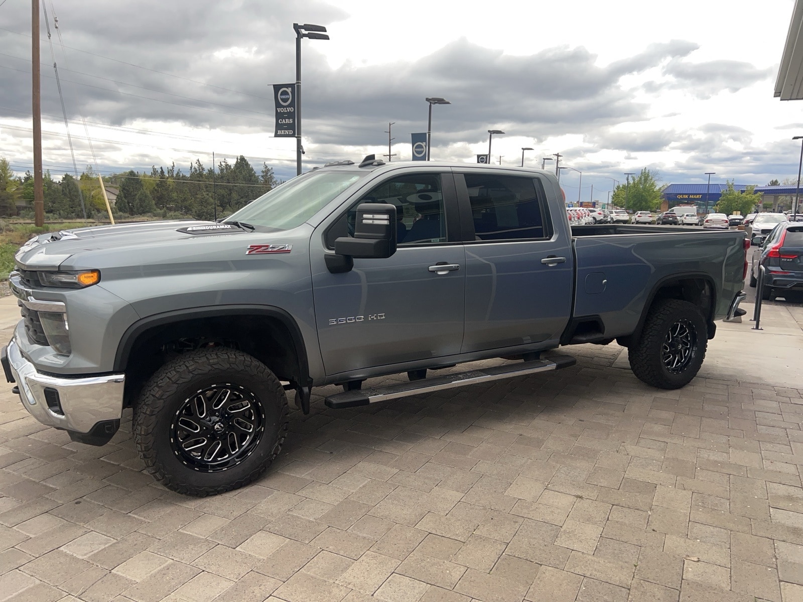 Used 2024 Chevrolet Silverado 3500HD LT with VIN 1GC4YTEY8RF273630 for sale in Bend, OR