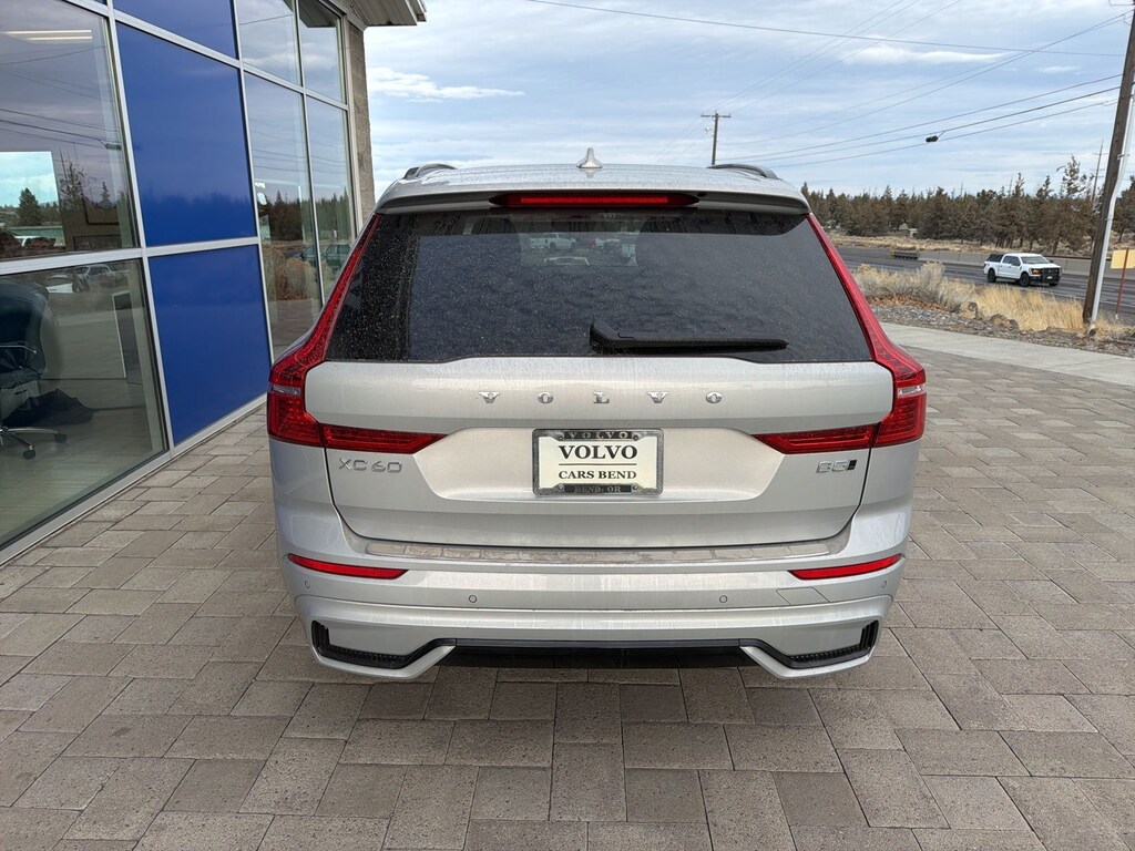 New 2025 Volvo XC60 B5 Core SUV