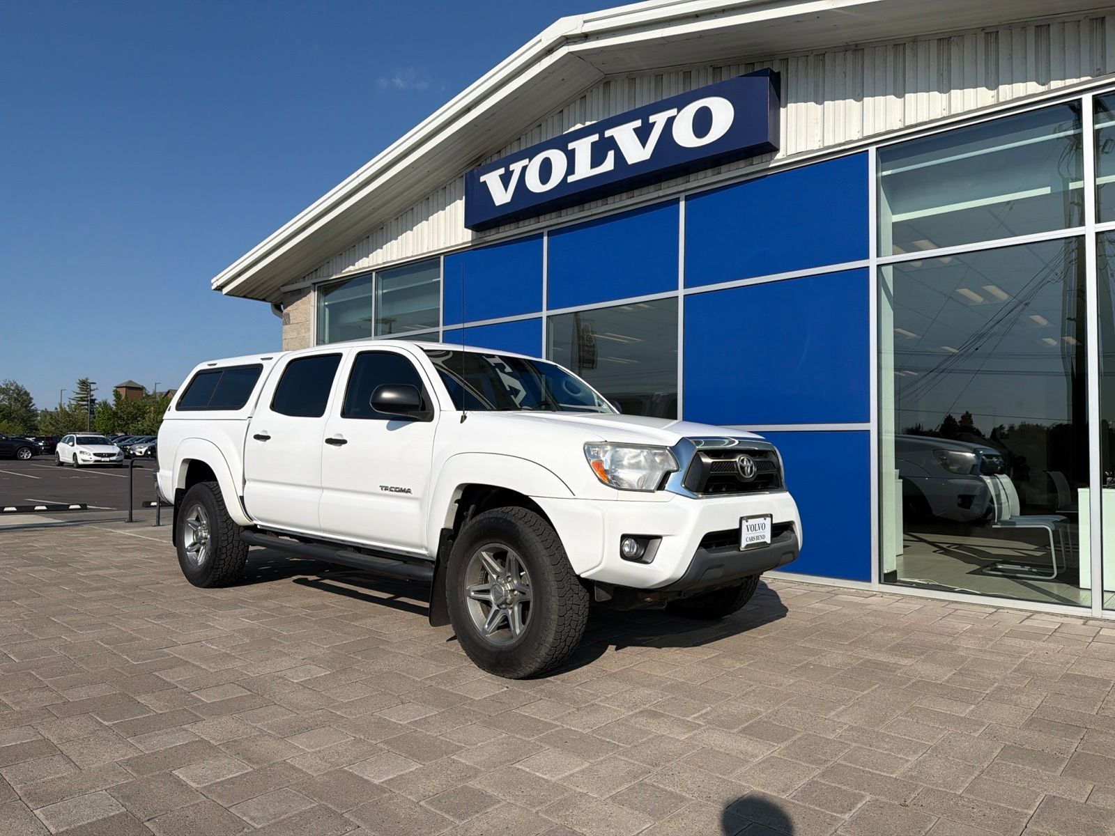 Super White 2014 Toyota Tacoma Pickup Truck Four-Wheel Drive 5-Speed Automatic