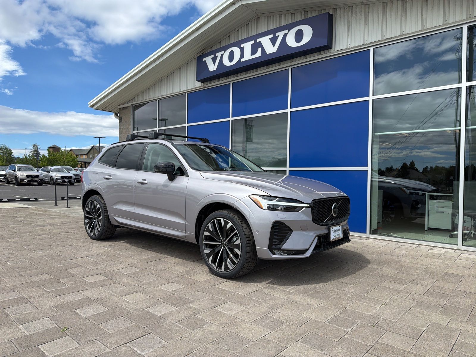 2026 Volvo XC60 B5 Ultra Dark AWD's photo