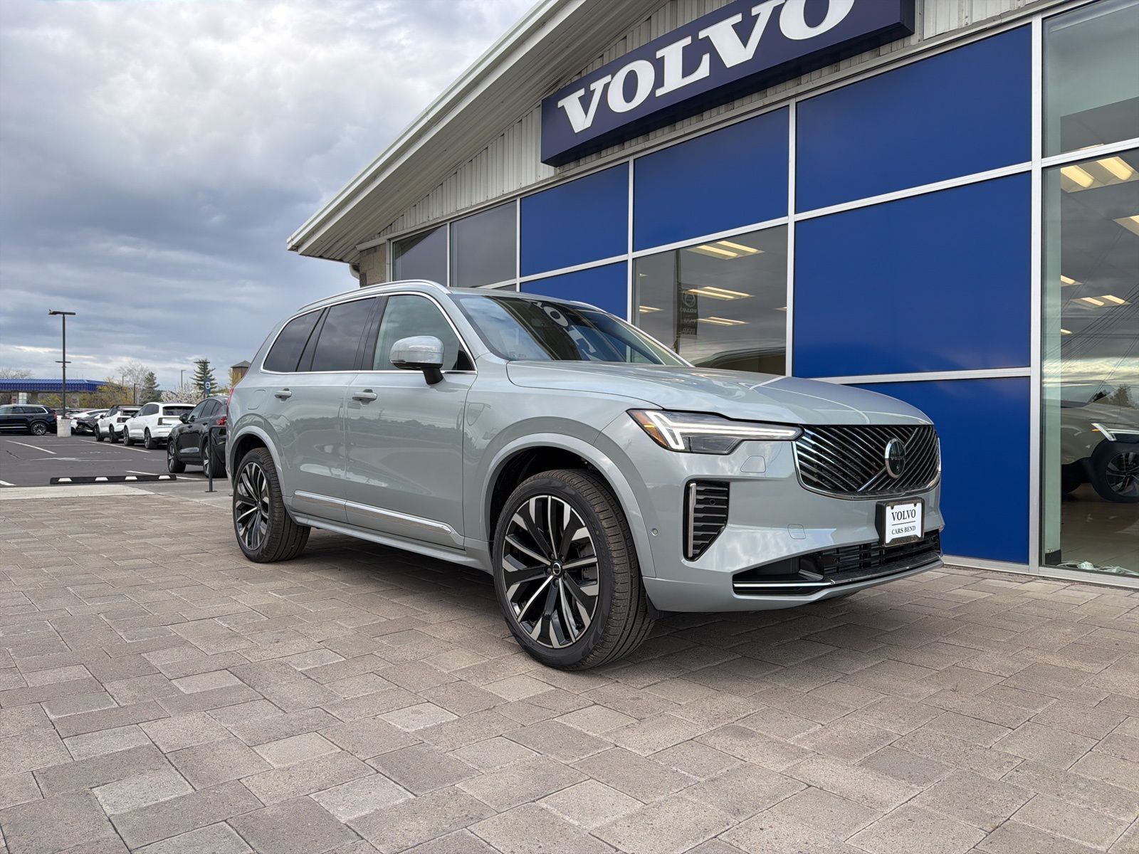 2026 Volvo XC90 T8 Recharge Plus Bright 7-Seat 4WD's photo