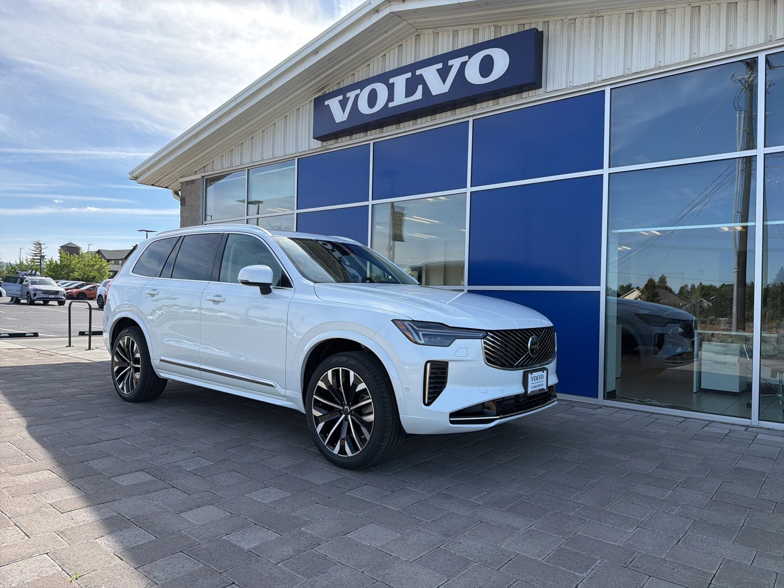 2026 Volvo XC90 T8 Recharge Ultra Bright 4WD's photo