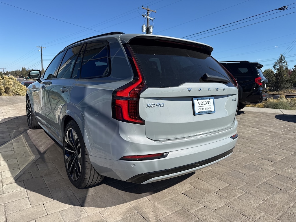 New 2026 Volvo XC90 B6 Ultra Dark Theme 7-Seater SUV