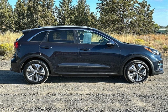 Used 2020 Kia Niro EX Premium with VIN KNDCE3LG3L5039066 for sale in Bend, OR