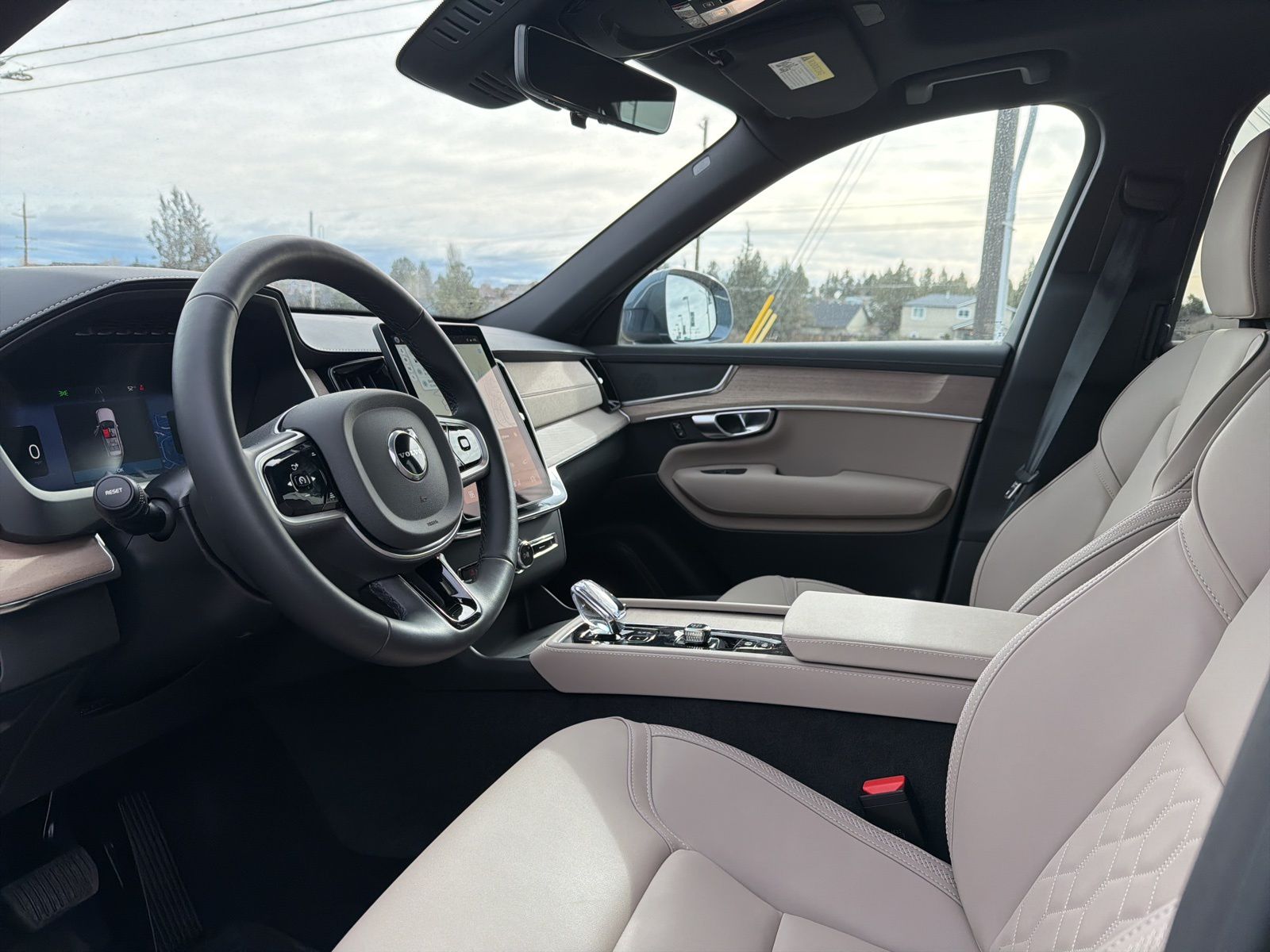 2026 Volvo XC90 Core - Photo 18