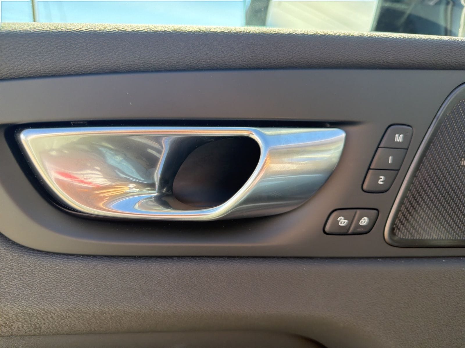 2026 Volvo XC60 Plus - Photo 30