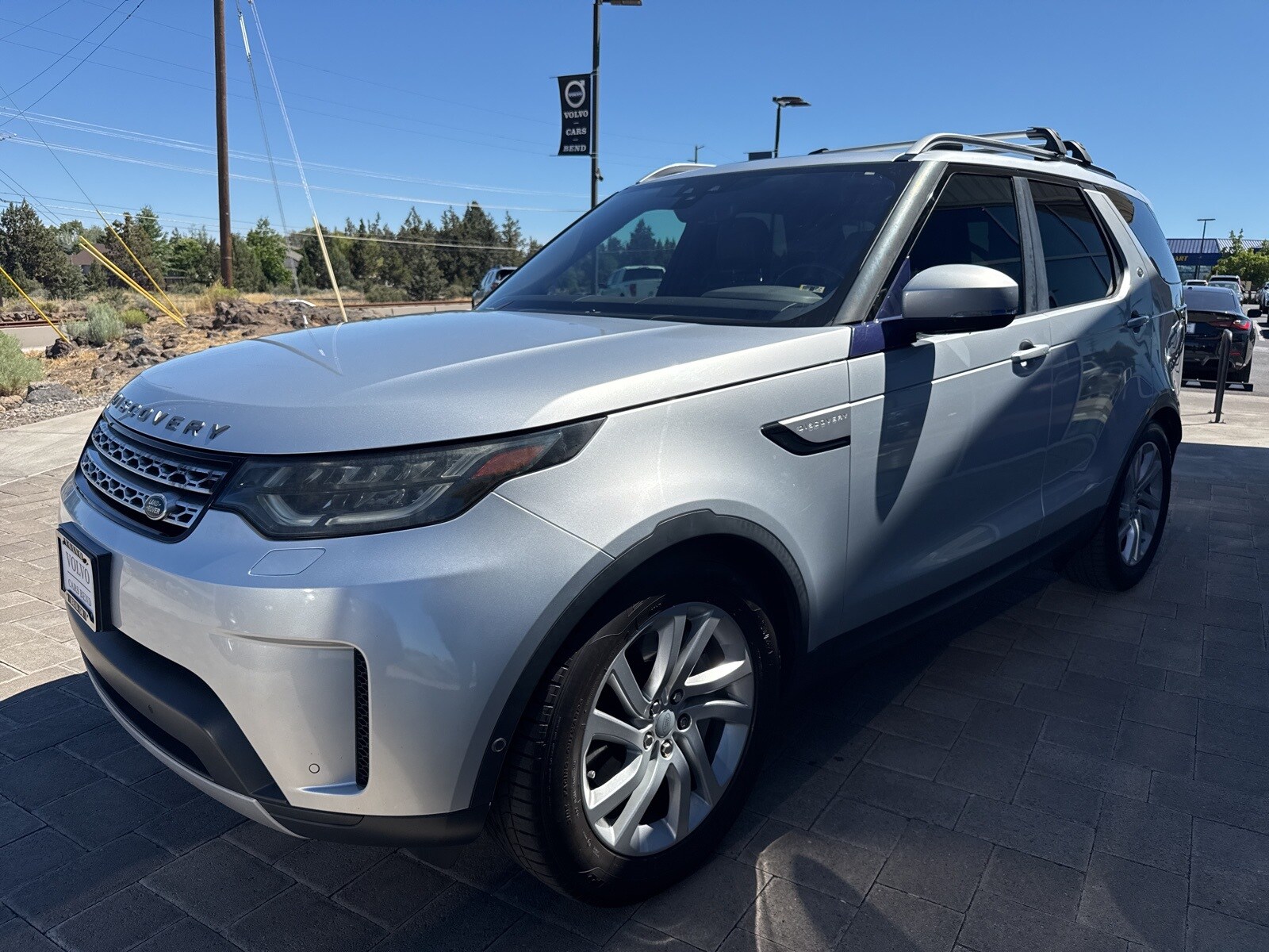 2019 Land Rover Discovery HSE photo 2