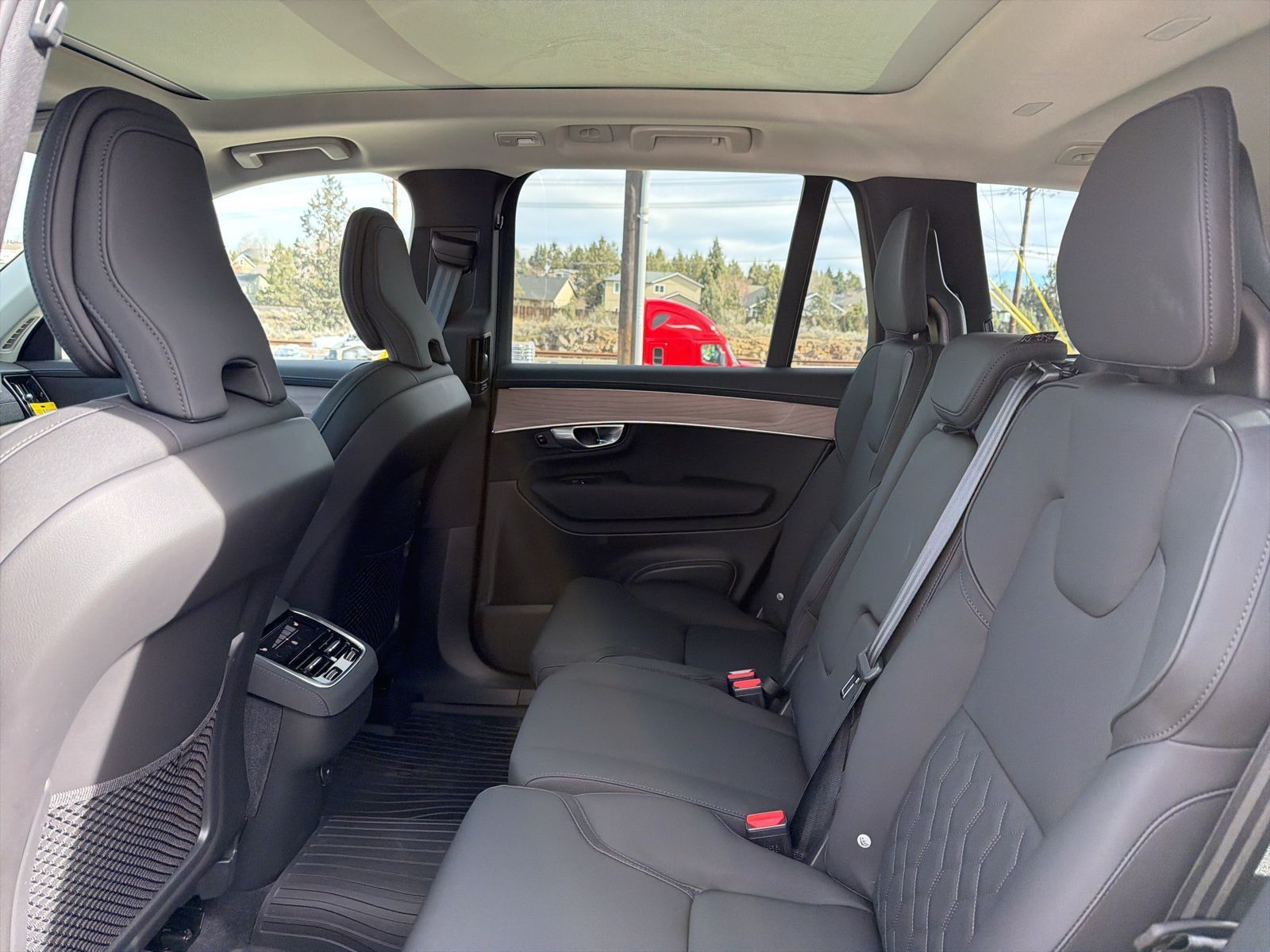 2026 Volvo XC90 Core - Photo 35