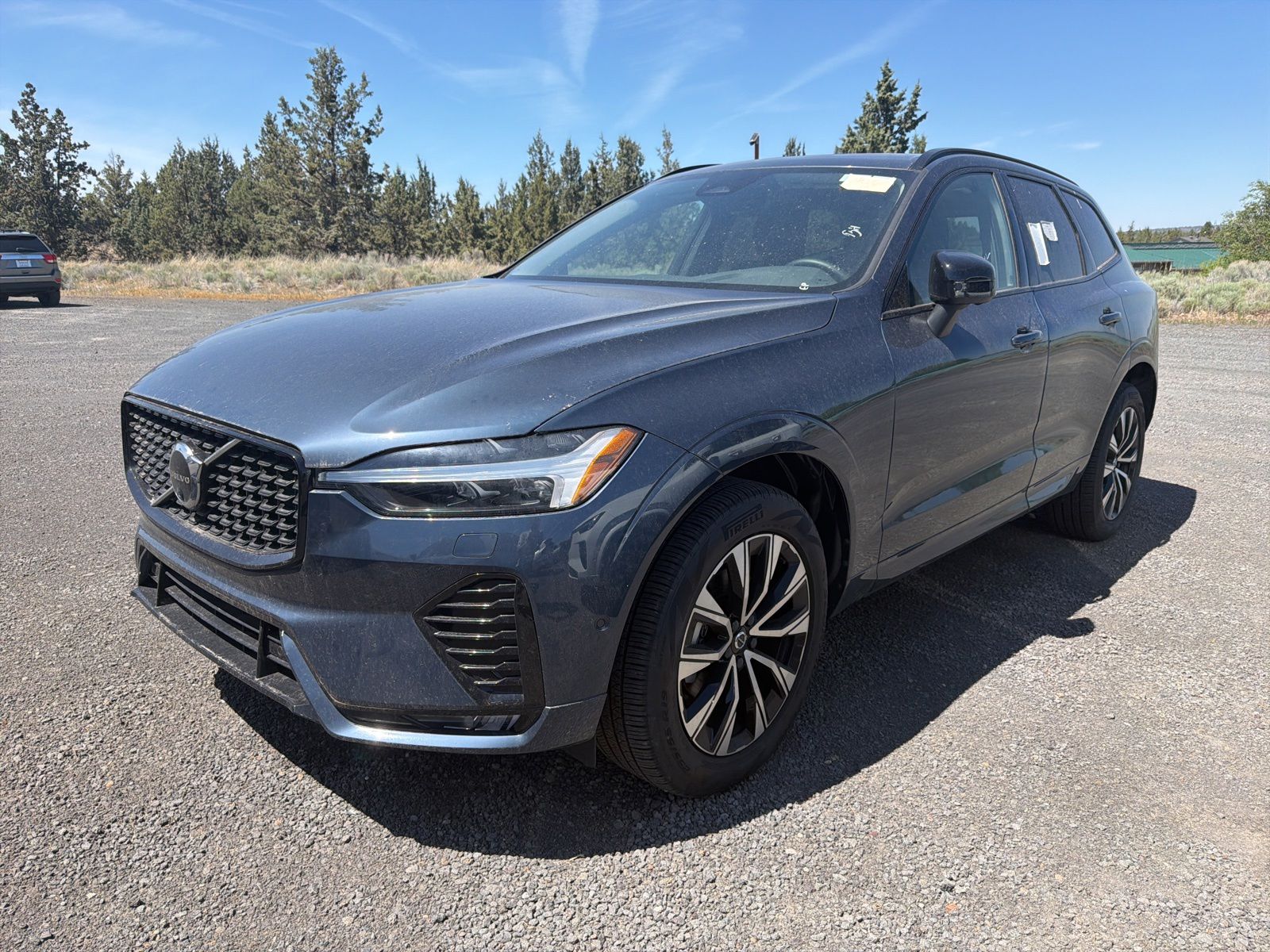 2025 Volvo XC60 B5 Plus Dark AWD's photo