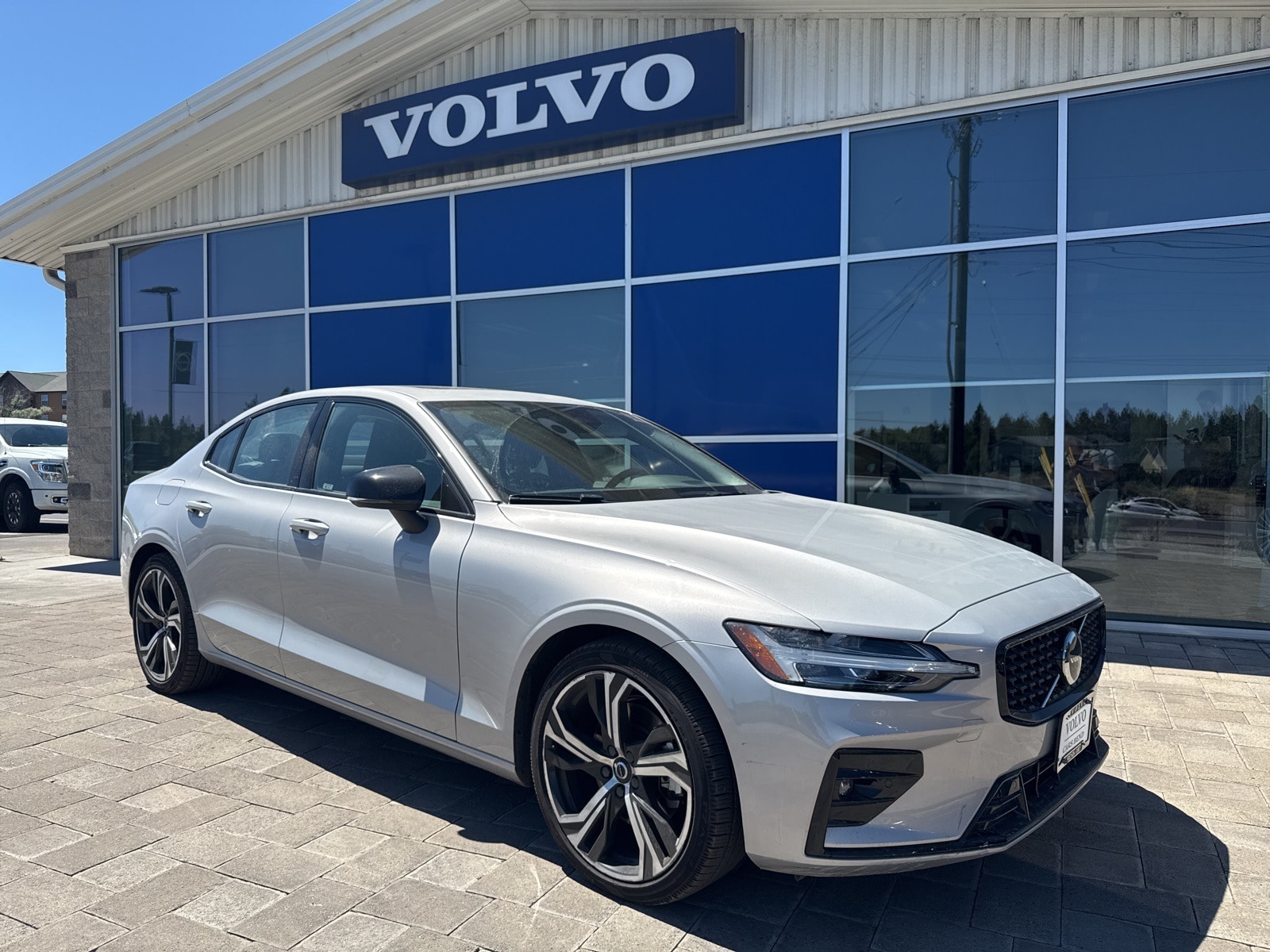 2024 Volvo S60 Sedan 